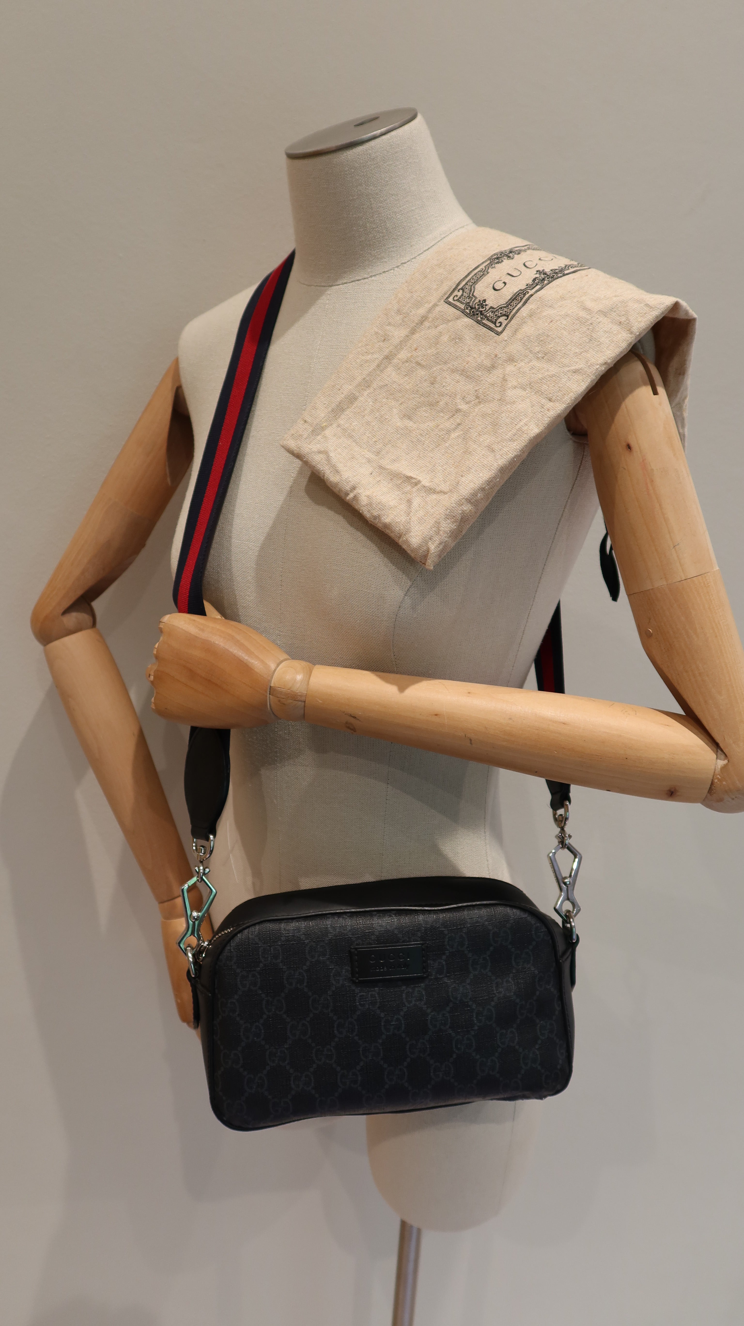 Gucci GG Supreme Camera Bag