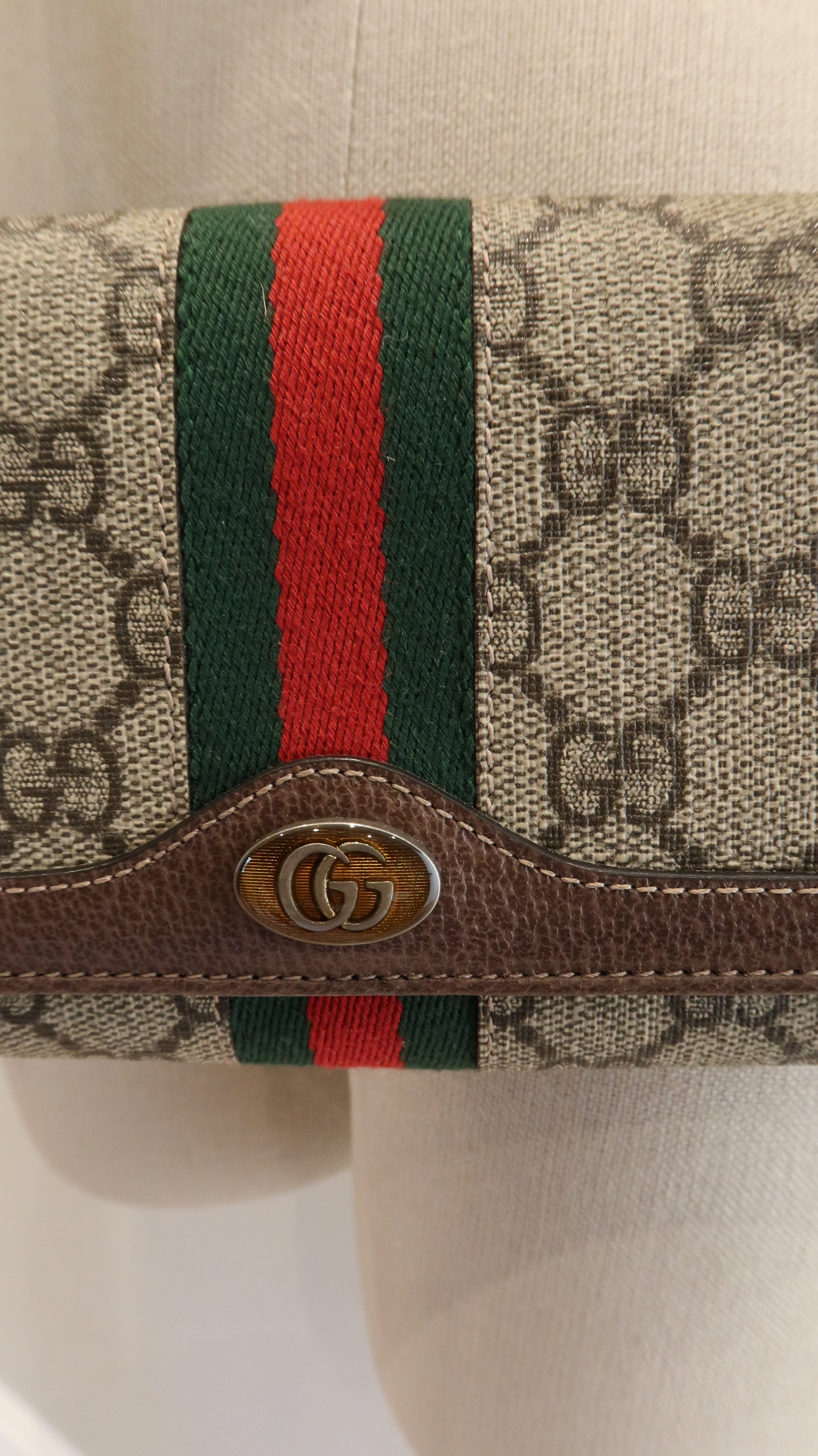 Gucci Wallet On Chain