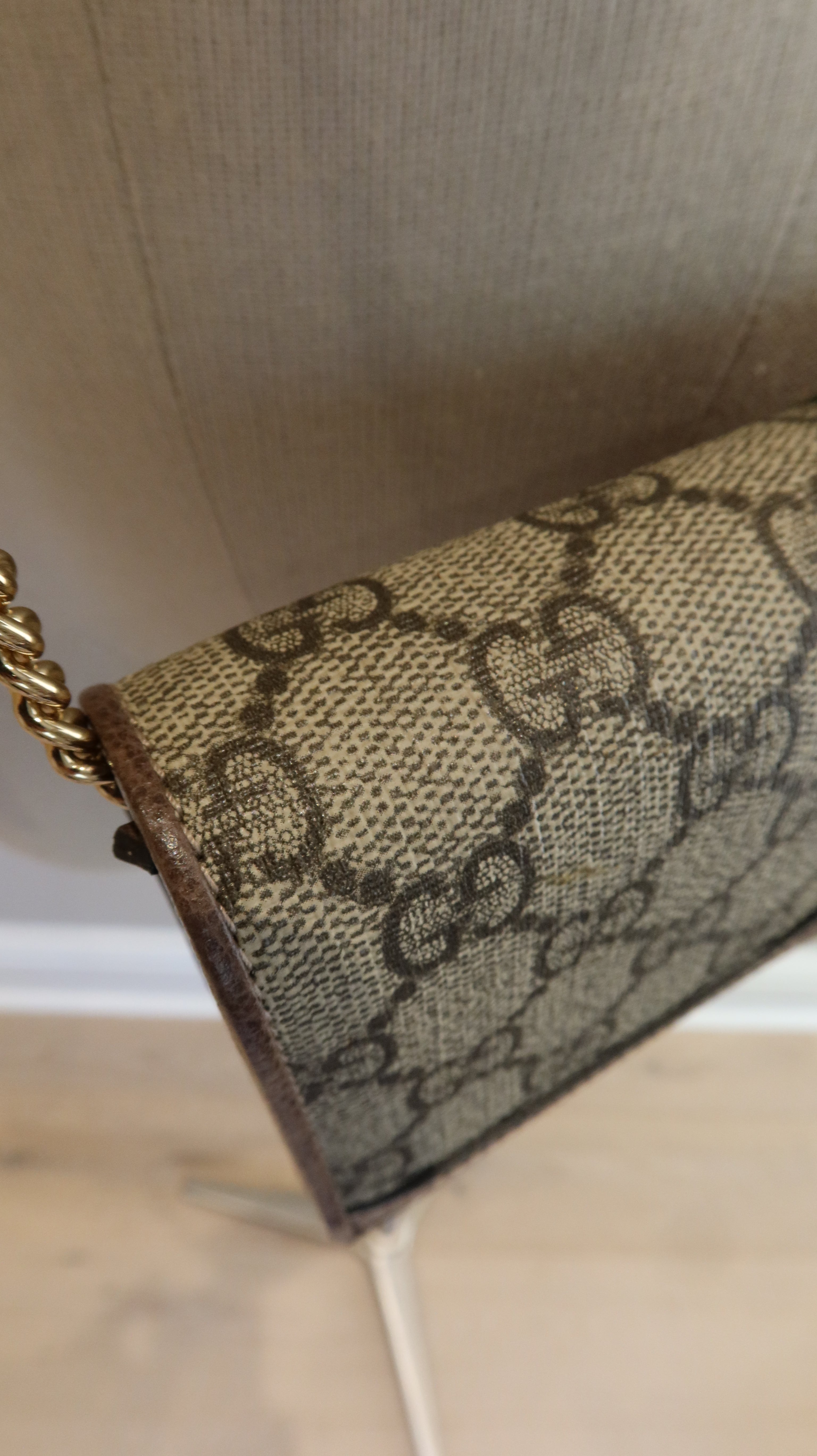 Gucci Wallet On Chain