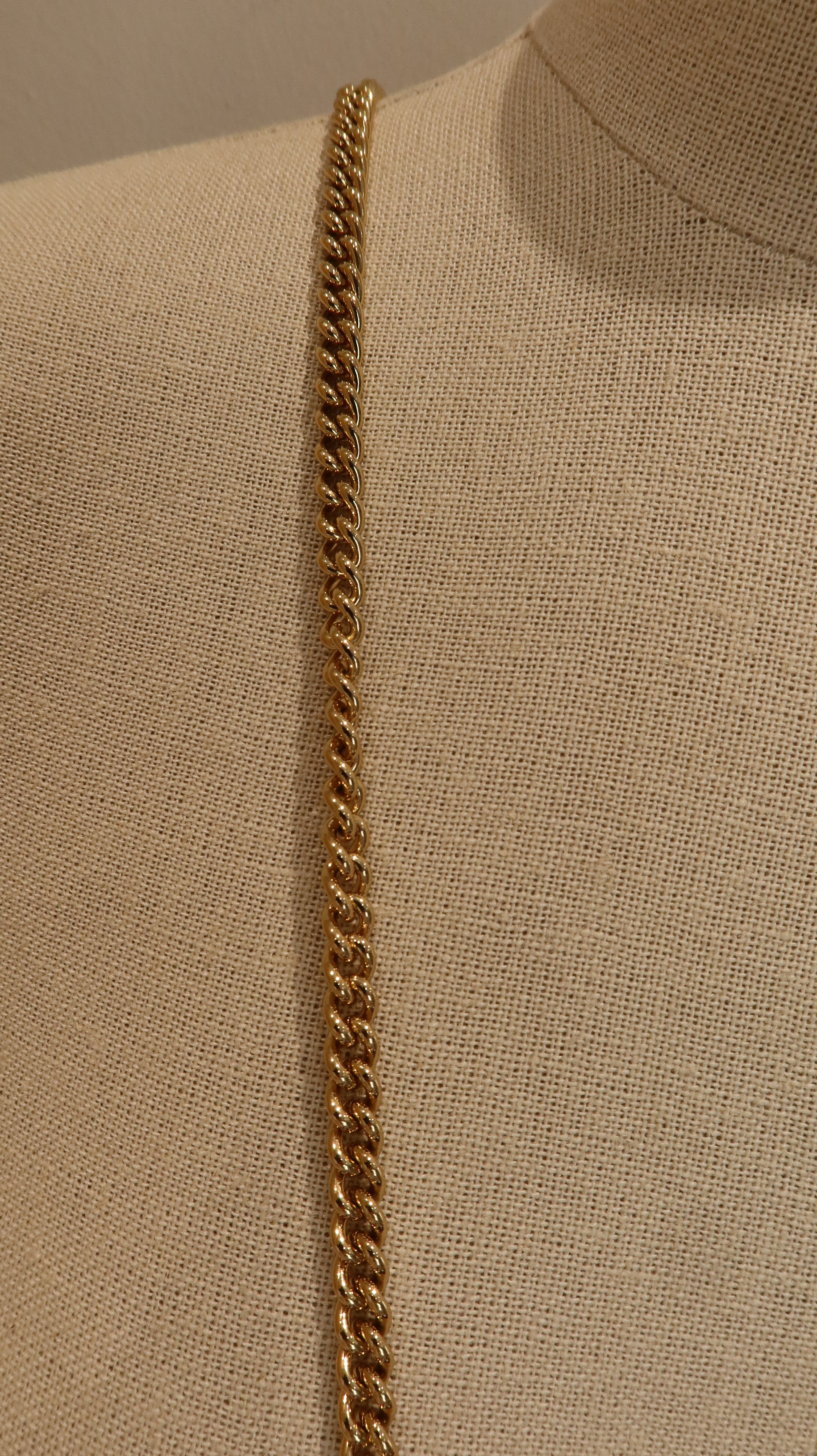 Gucci Wallet On Chain