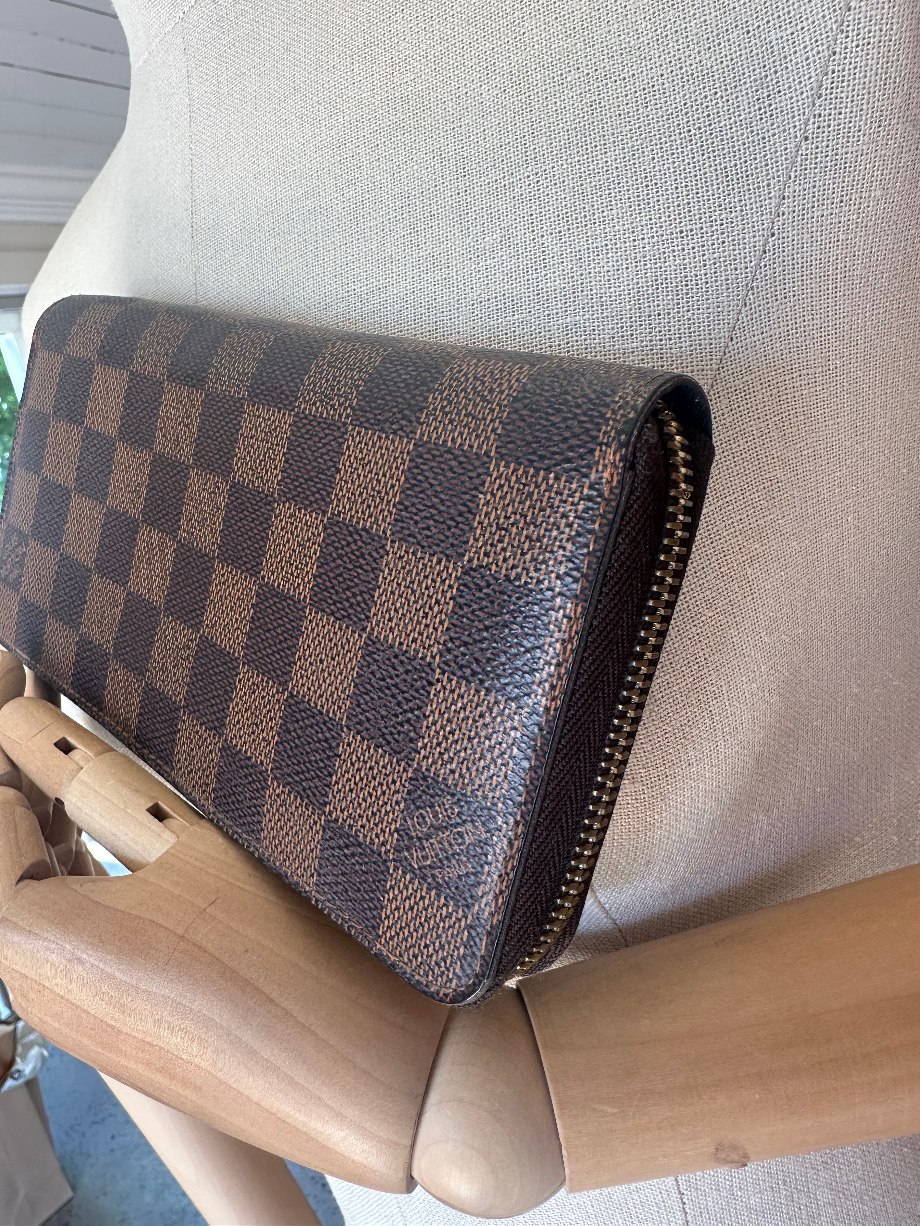 Louis Vuitton Zippy Wallet