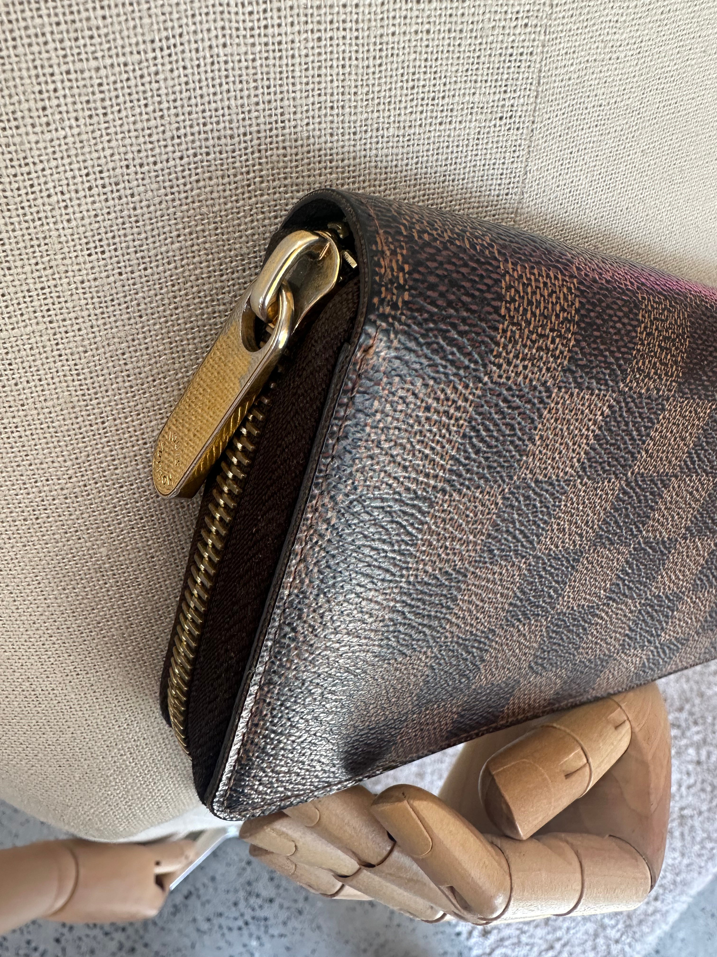 Louis Vuitton Zippy Wallet