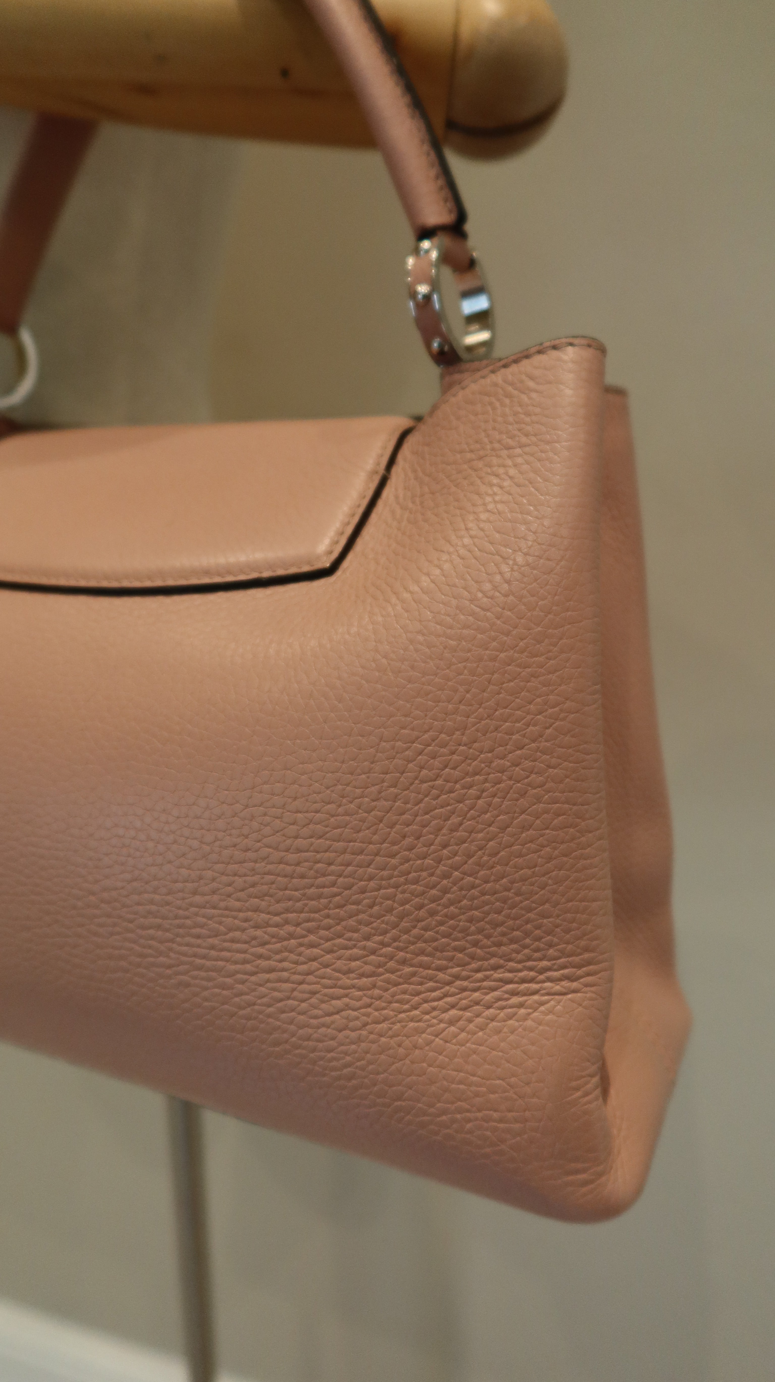 Louis Vuitton Capucines MM