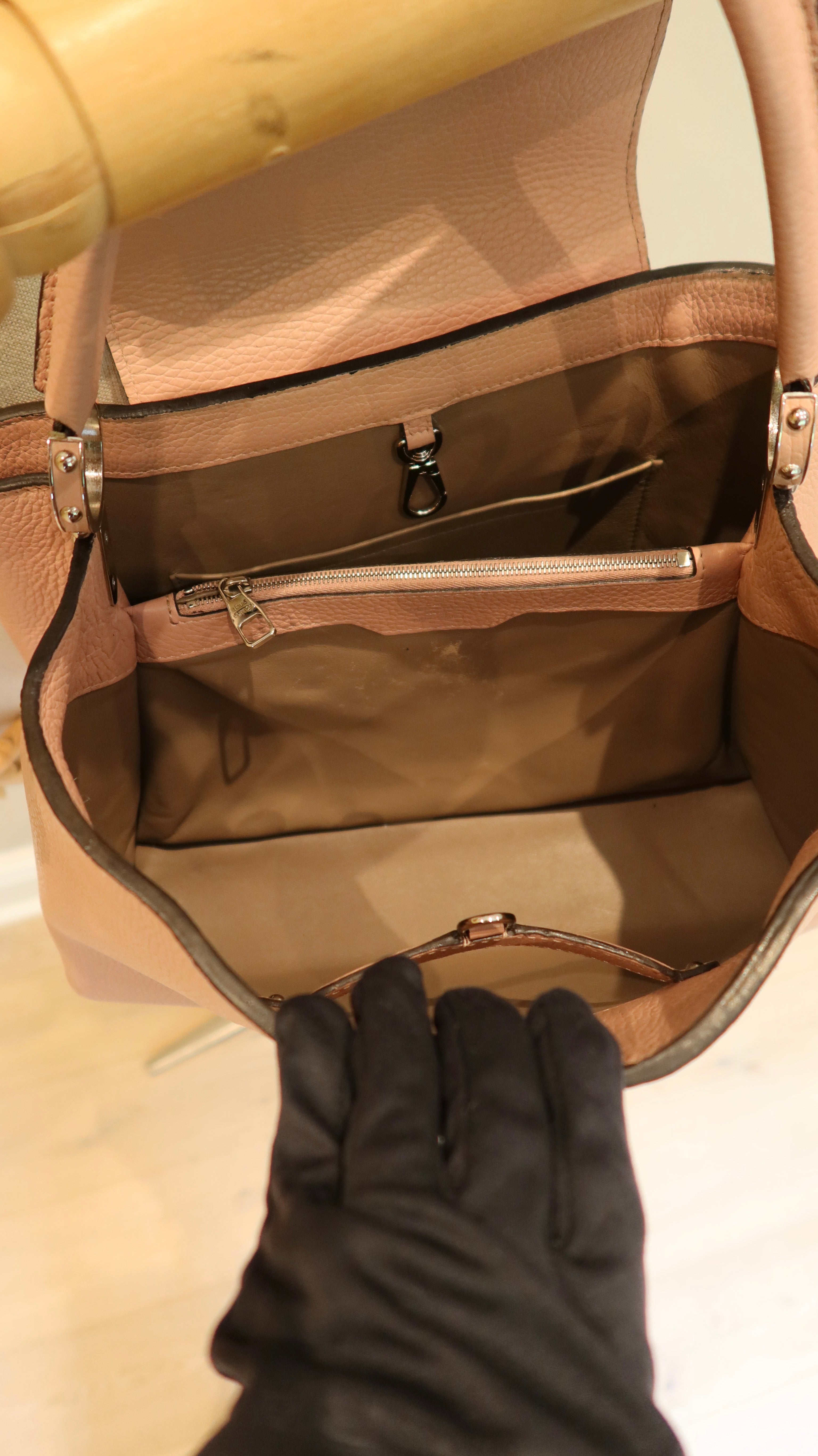 Louis Vuitton Capucines MM