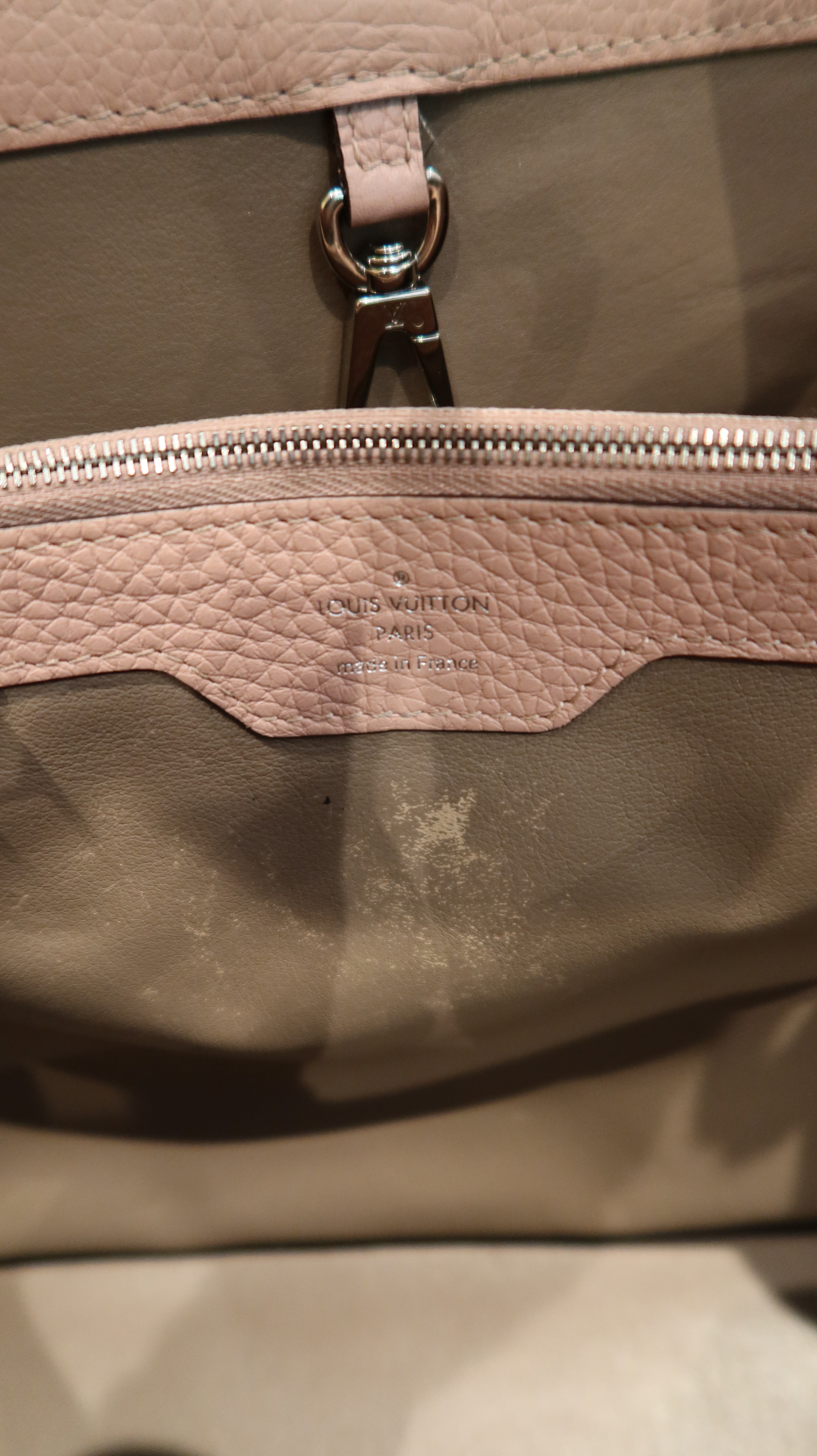 Louis Vuitton Capucines MM