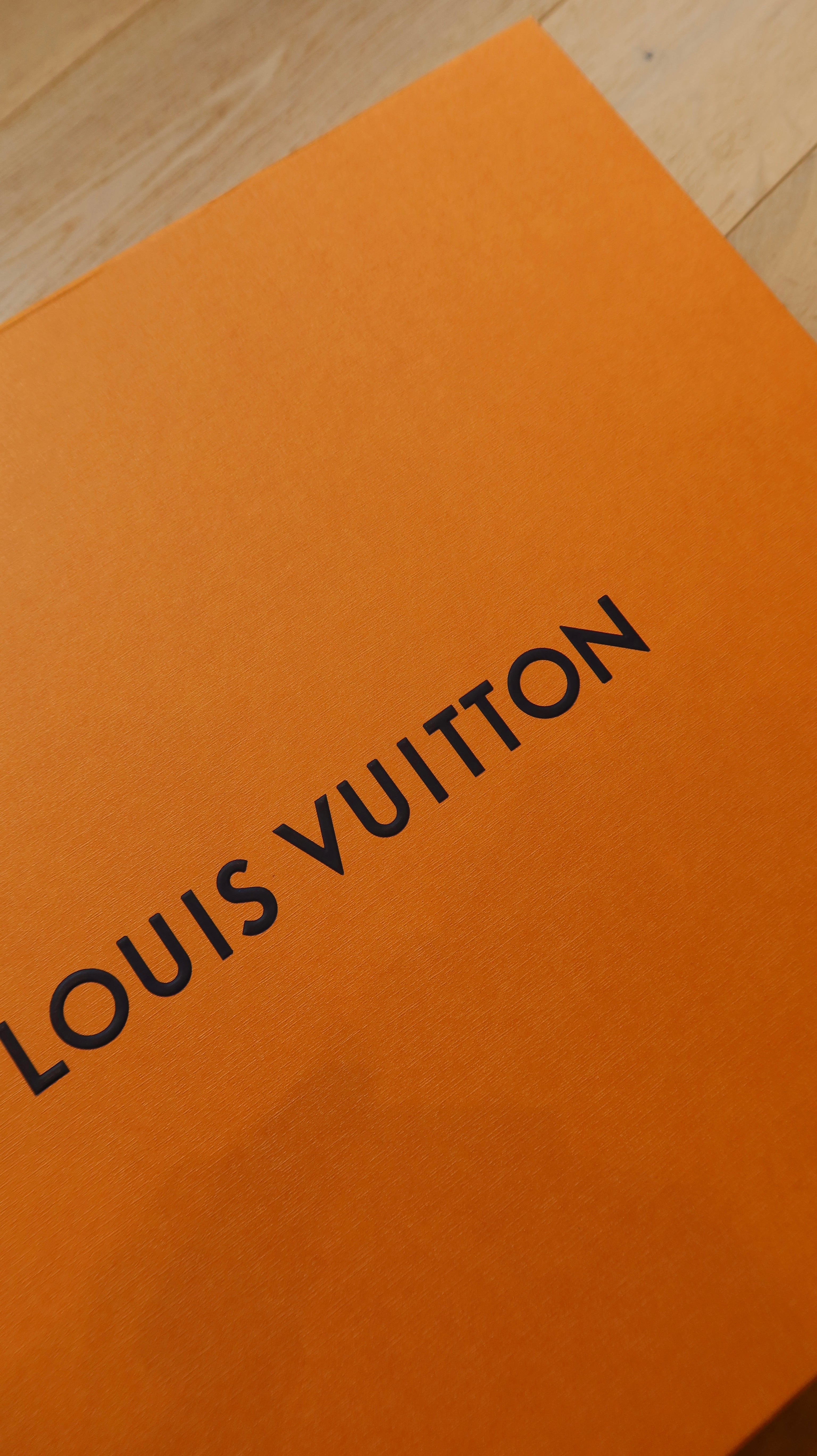 Louis Vuitton Avenue Sling Bag