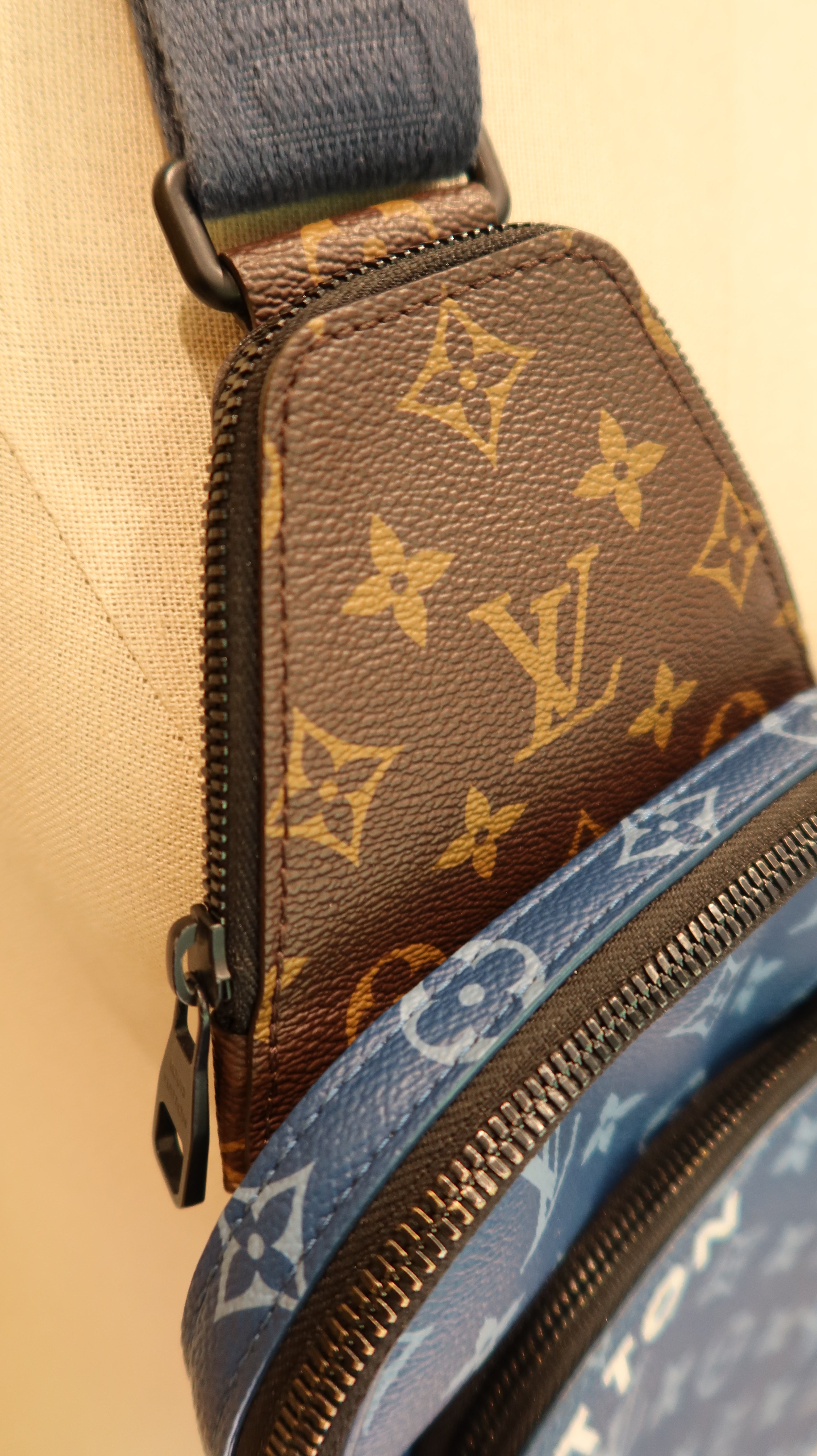 Louis Vuitton Avenue Sling Bag