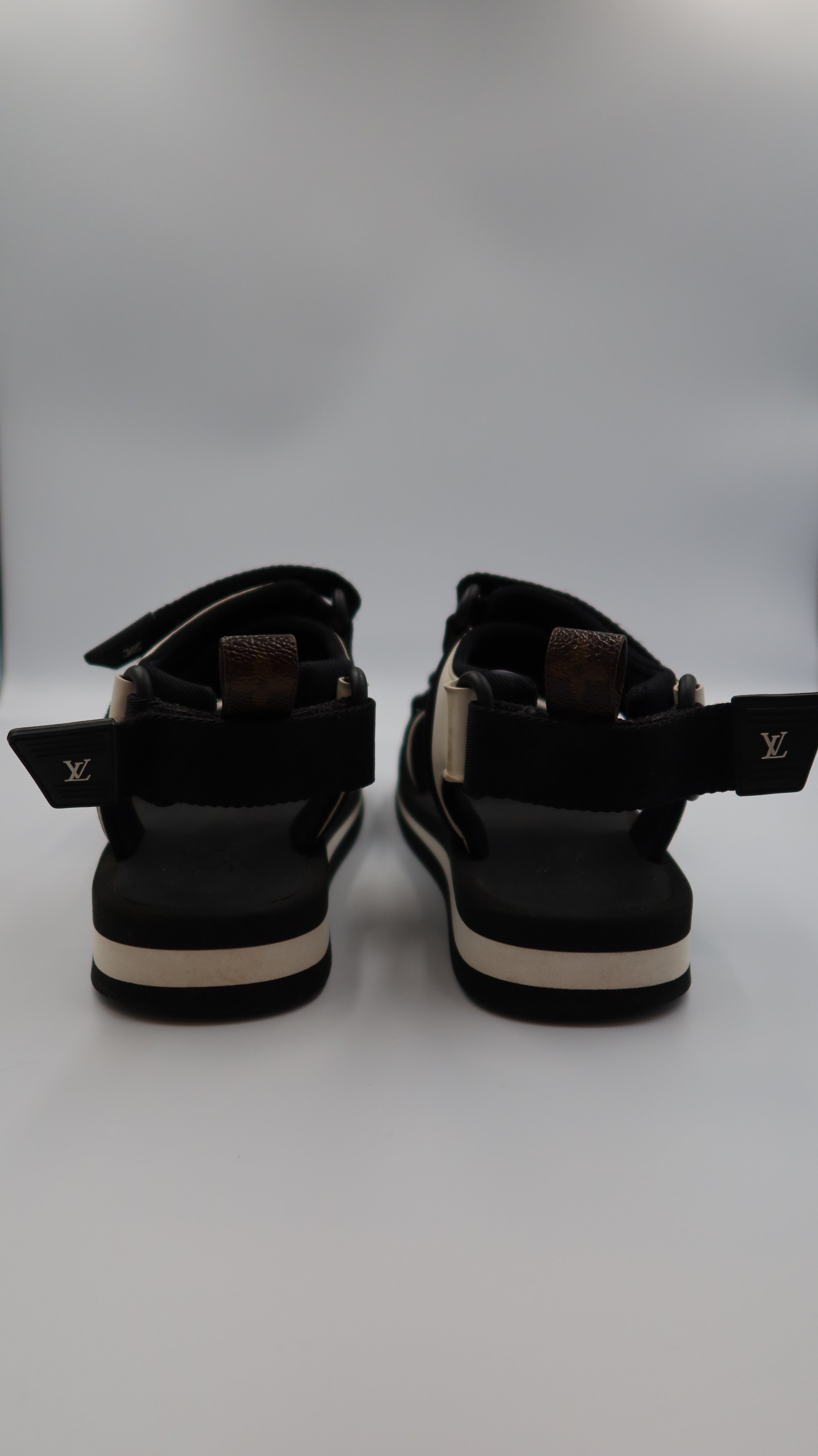 Louis Vuitton Sandals (EU37)