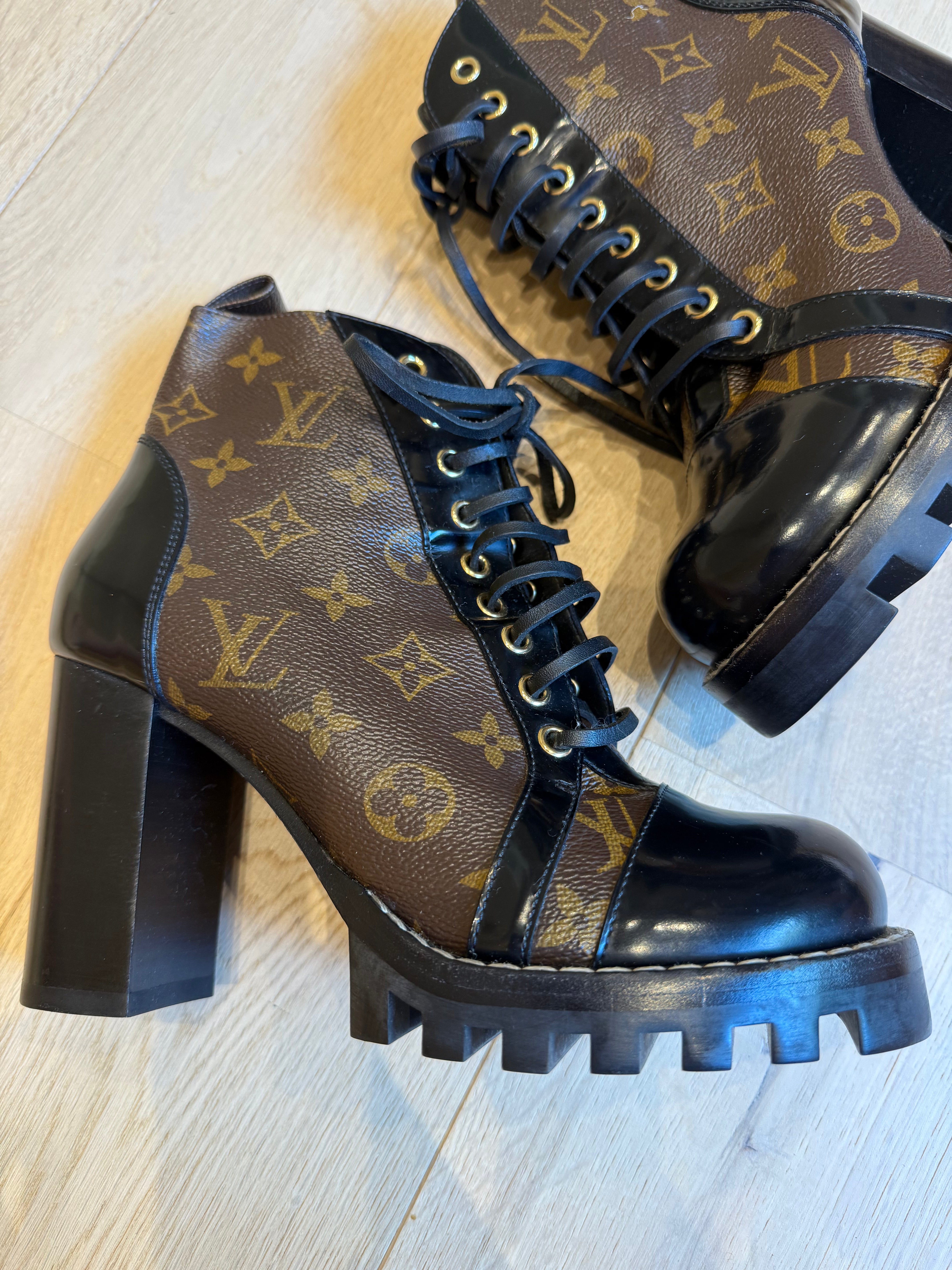 Louis Vuitton Boots (EU38.5)