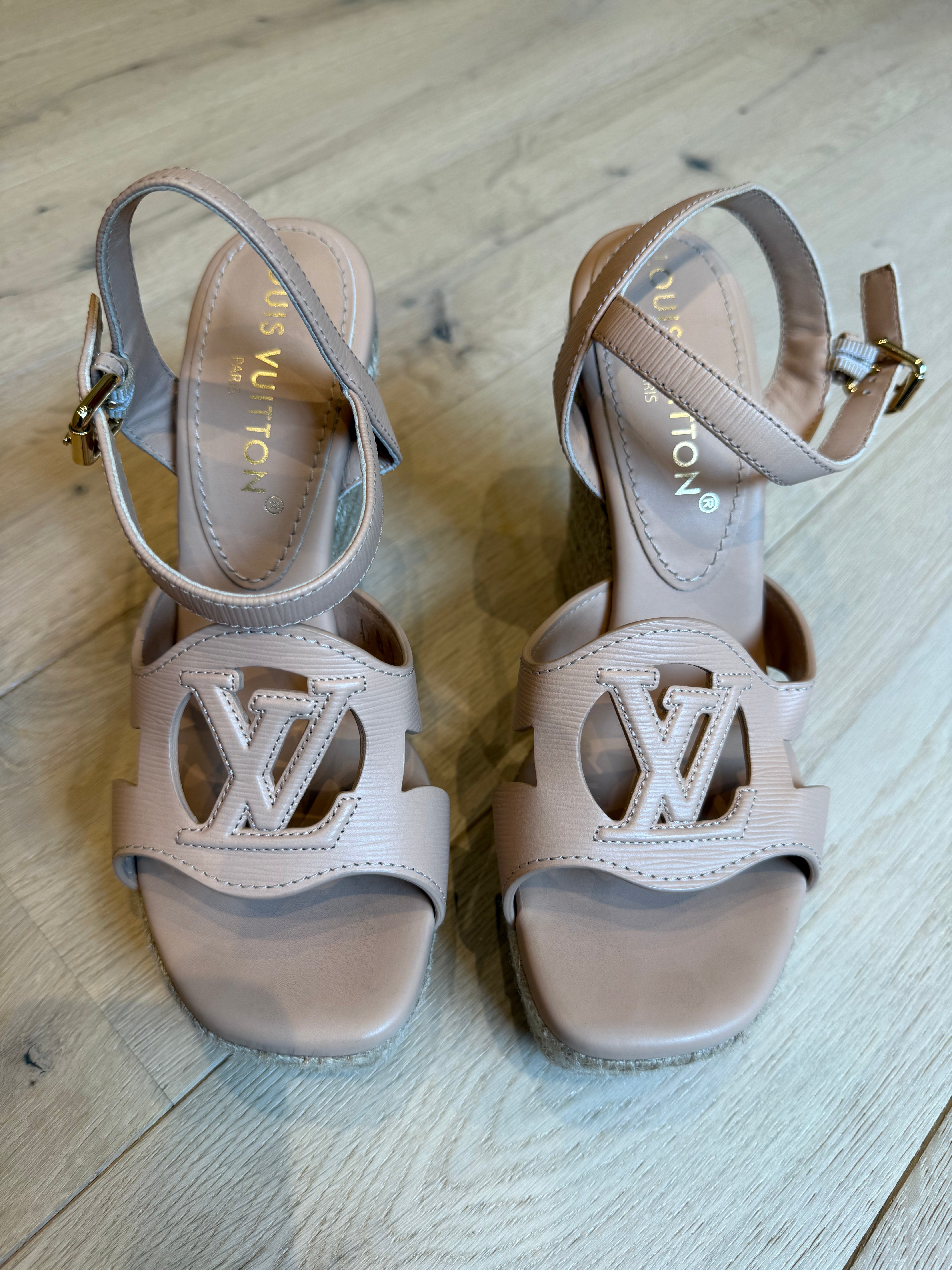 Louis Vuitton Wedges (EU37)