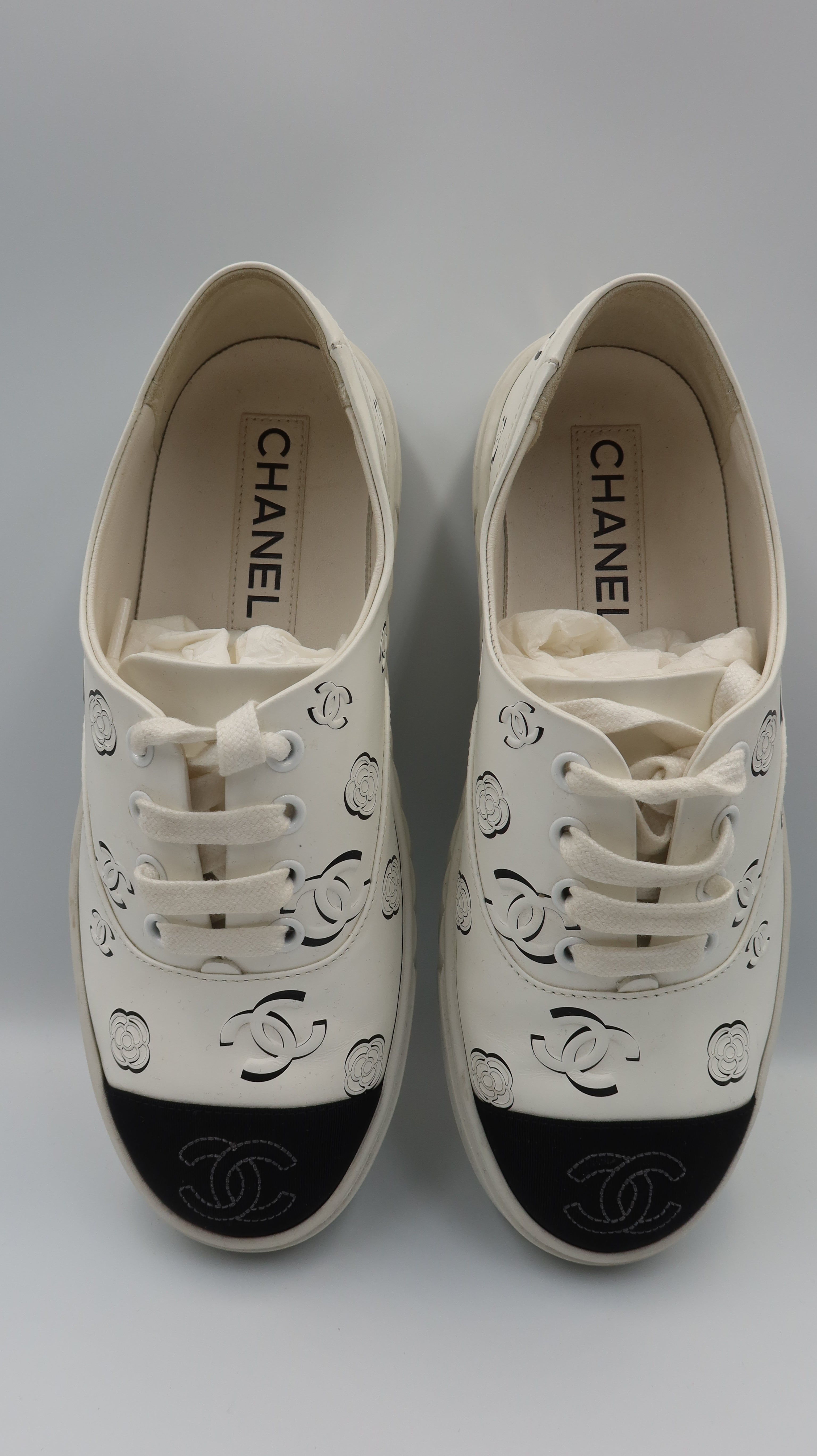 Chanel Sneakers (EU37.5C)