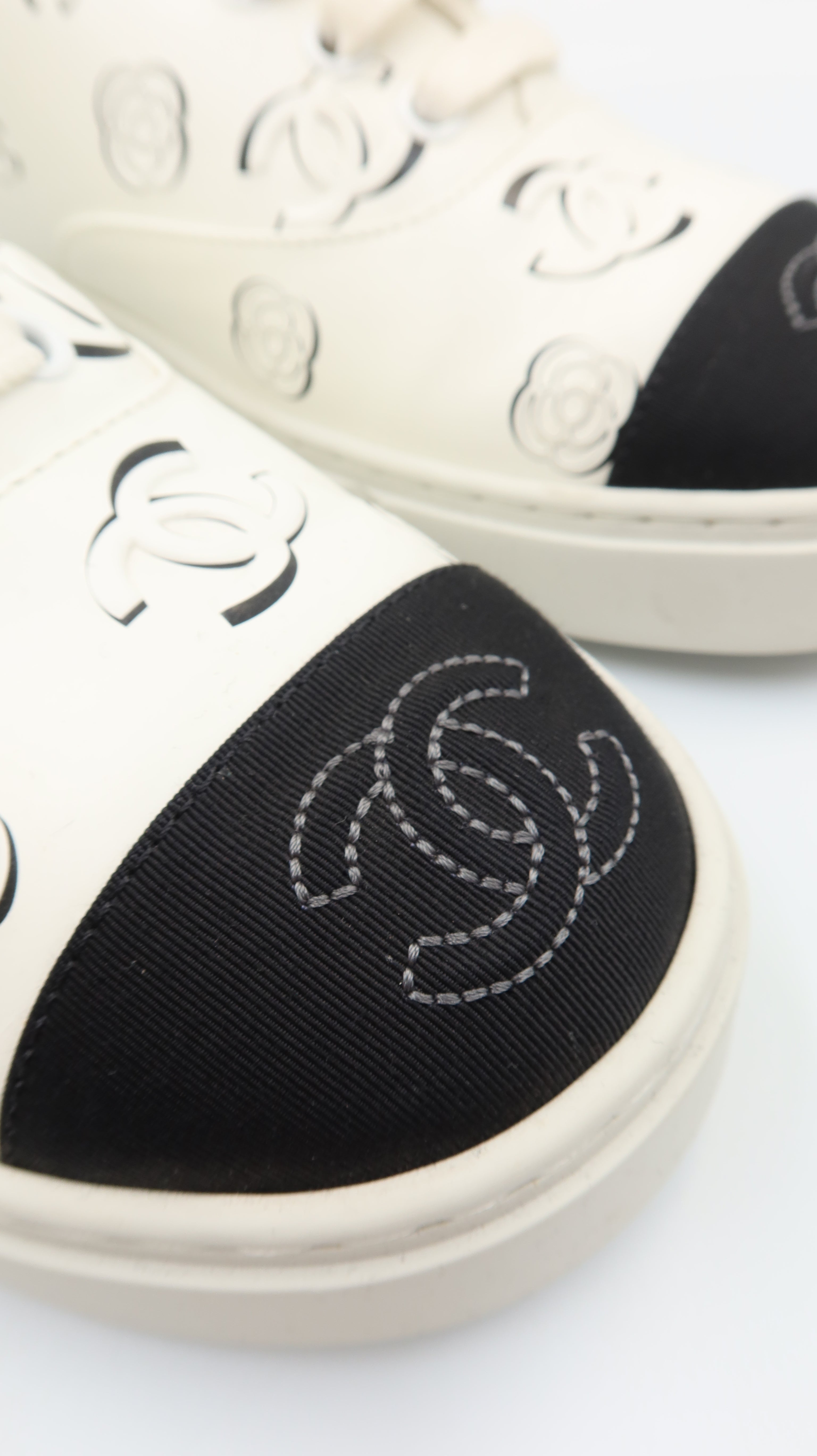 Chanel Sneakers (EU37.5C)