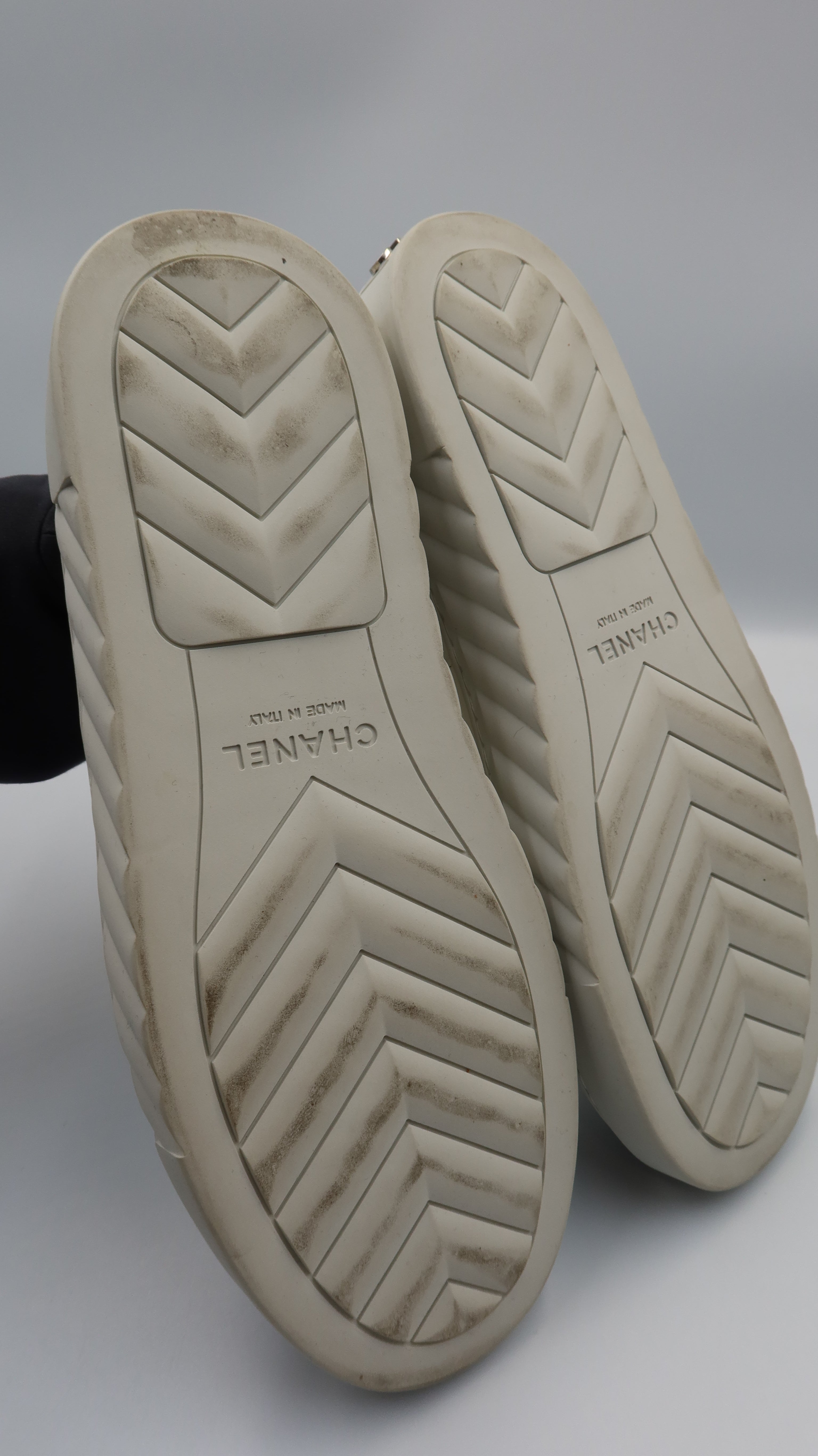 Chanel Sneakers (EU37.5C)