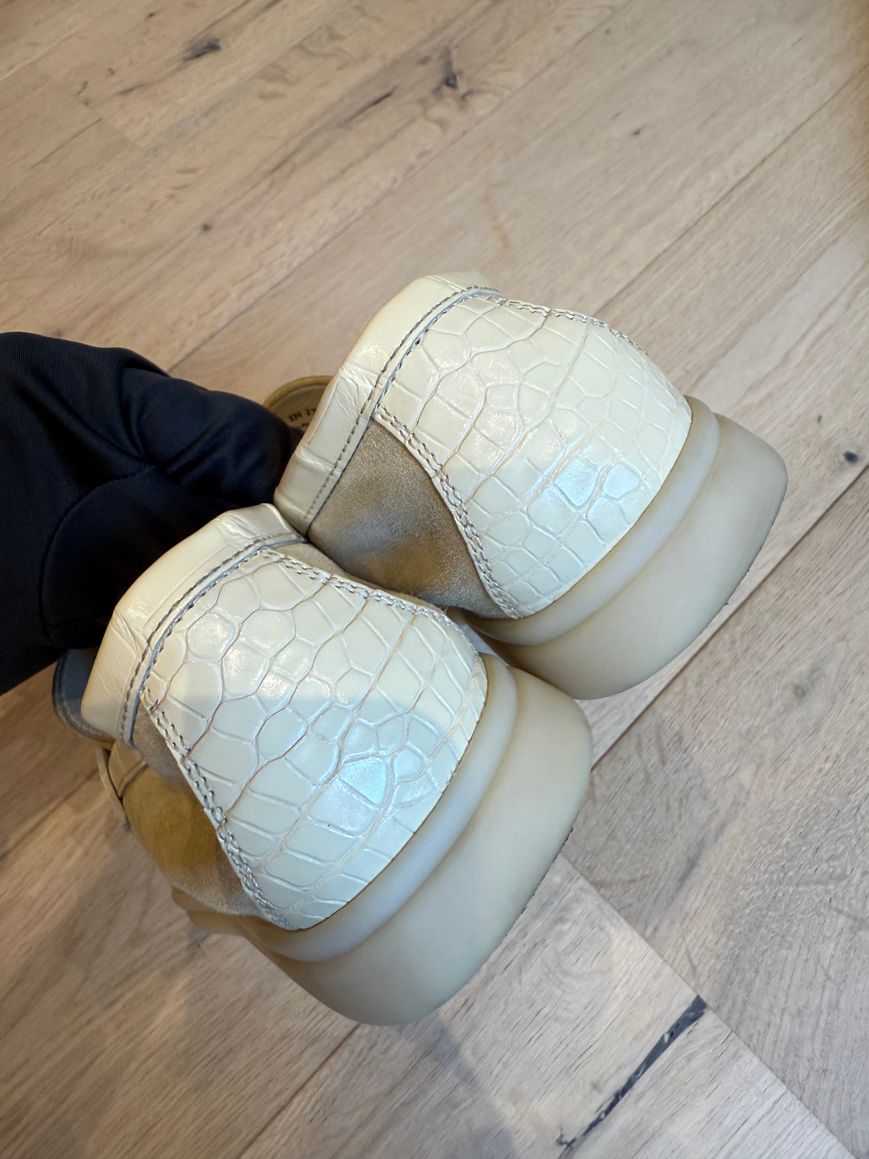 Loro Piana Summer Walks (EU37)