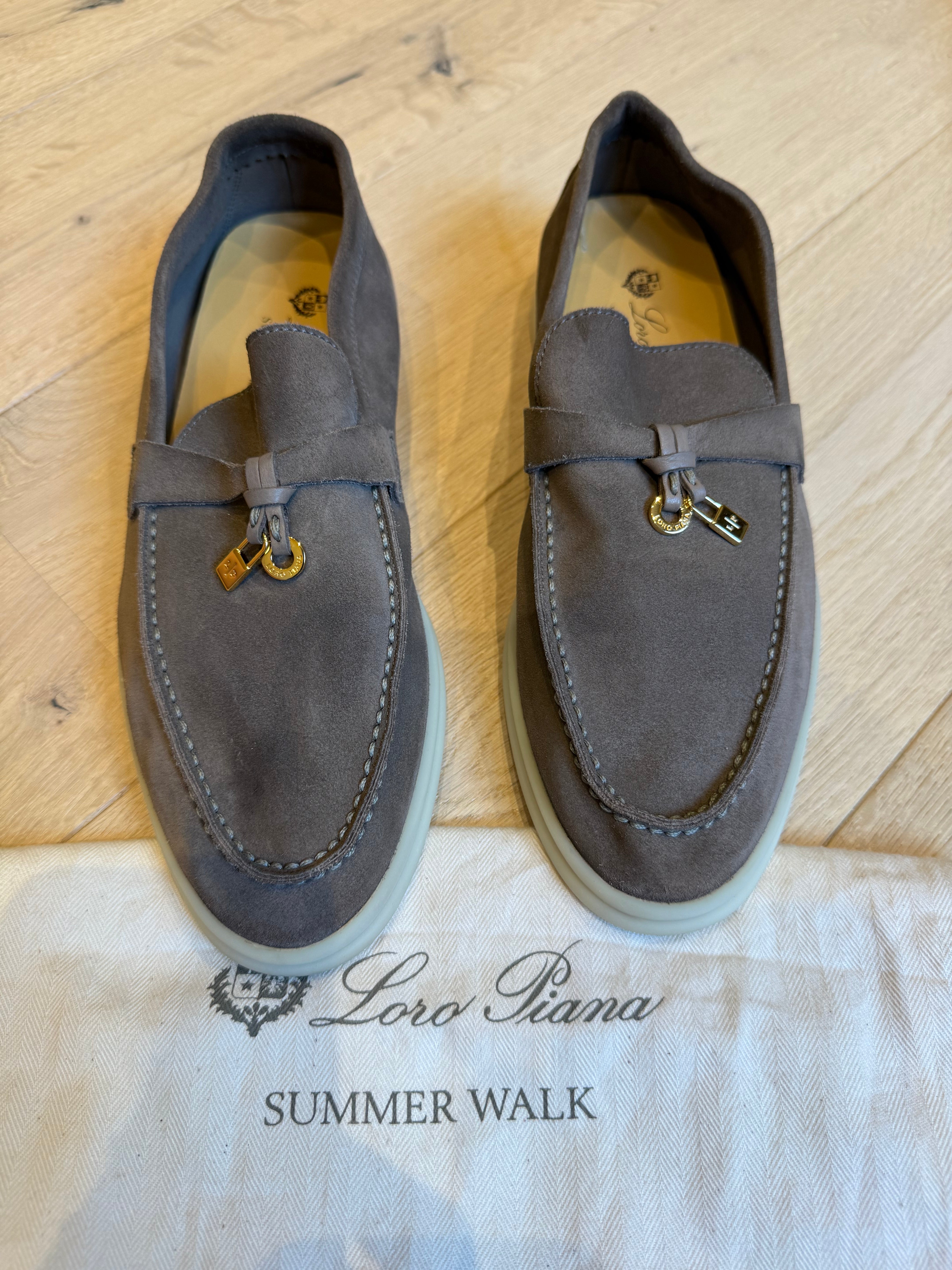 Loro Piana Summer Walks (EU37)