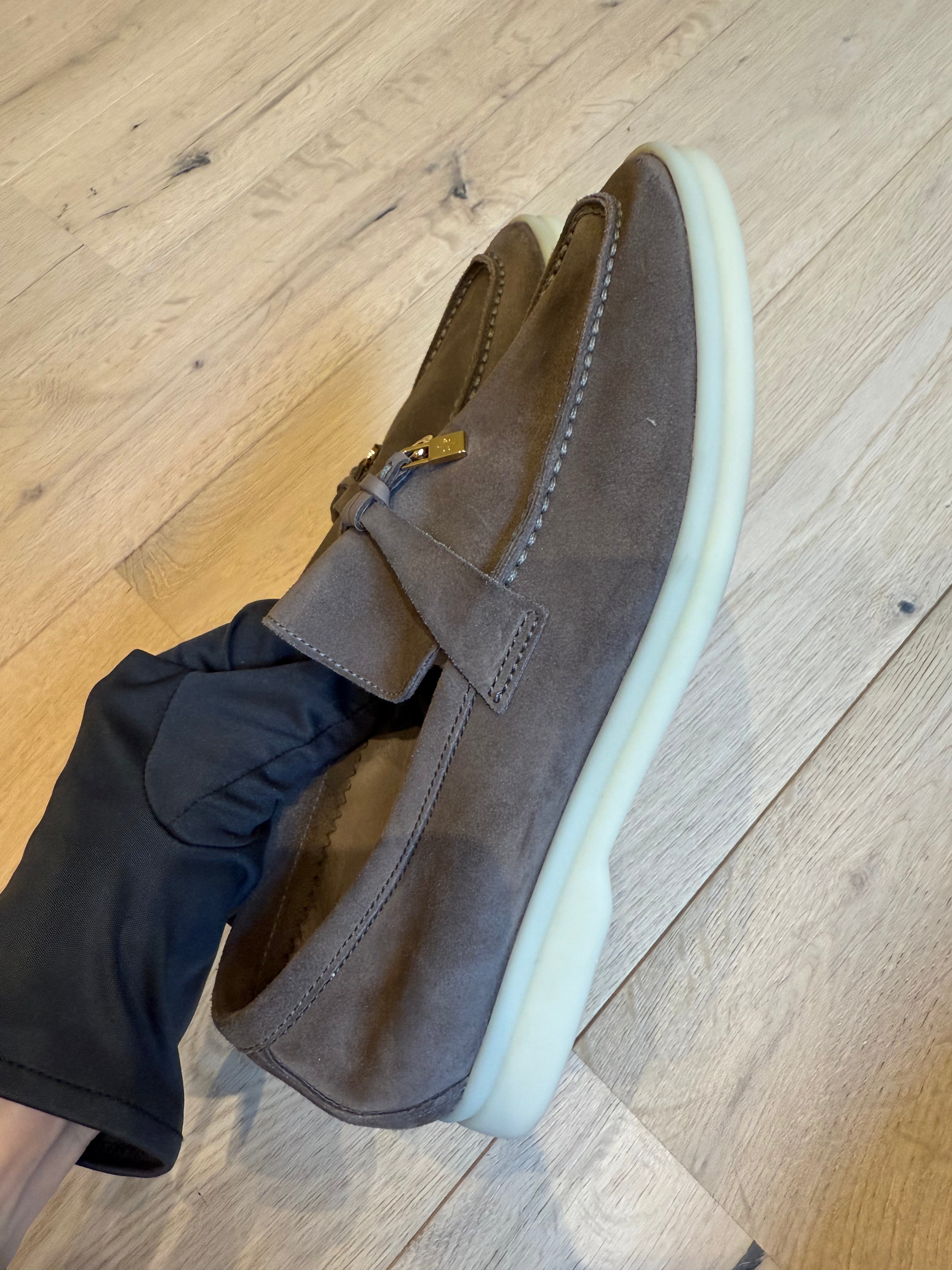 Loro Piana Summer Walks (EU37)