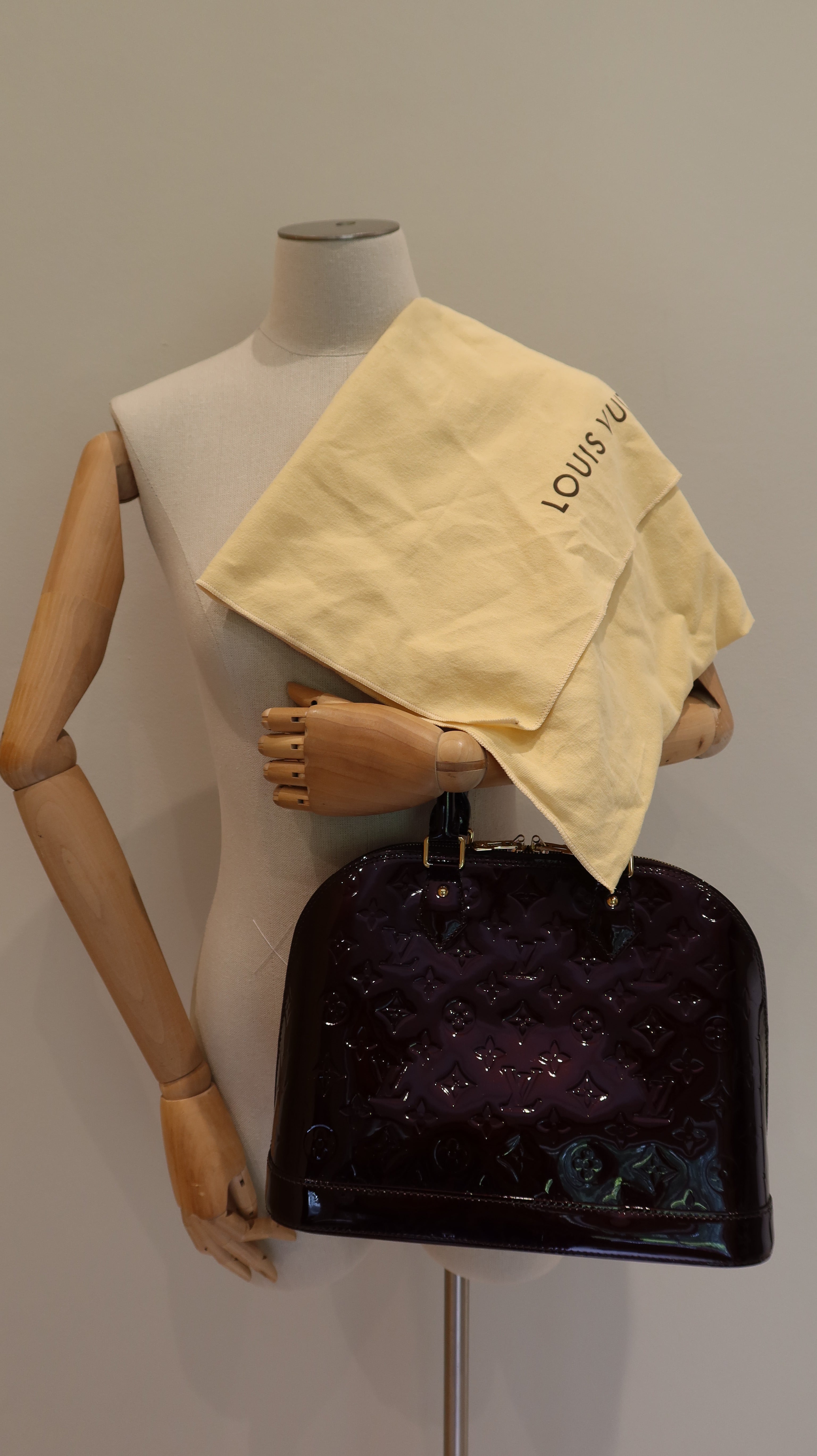 Louis Vuitton Alma PM