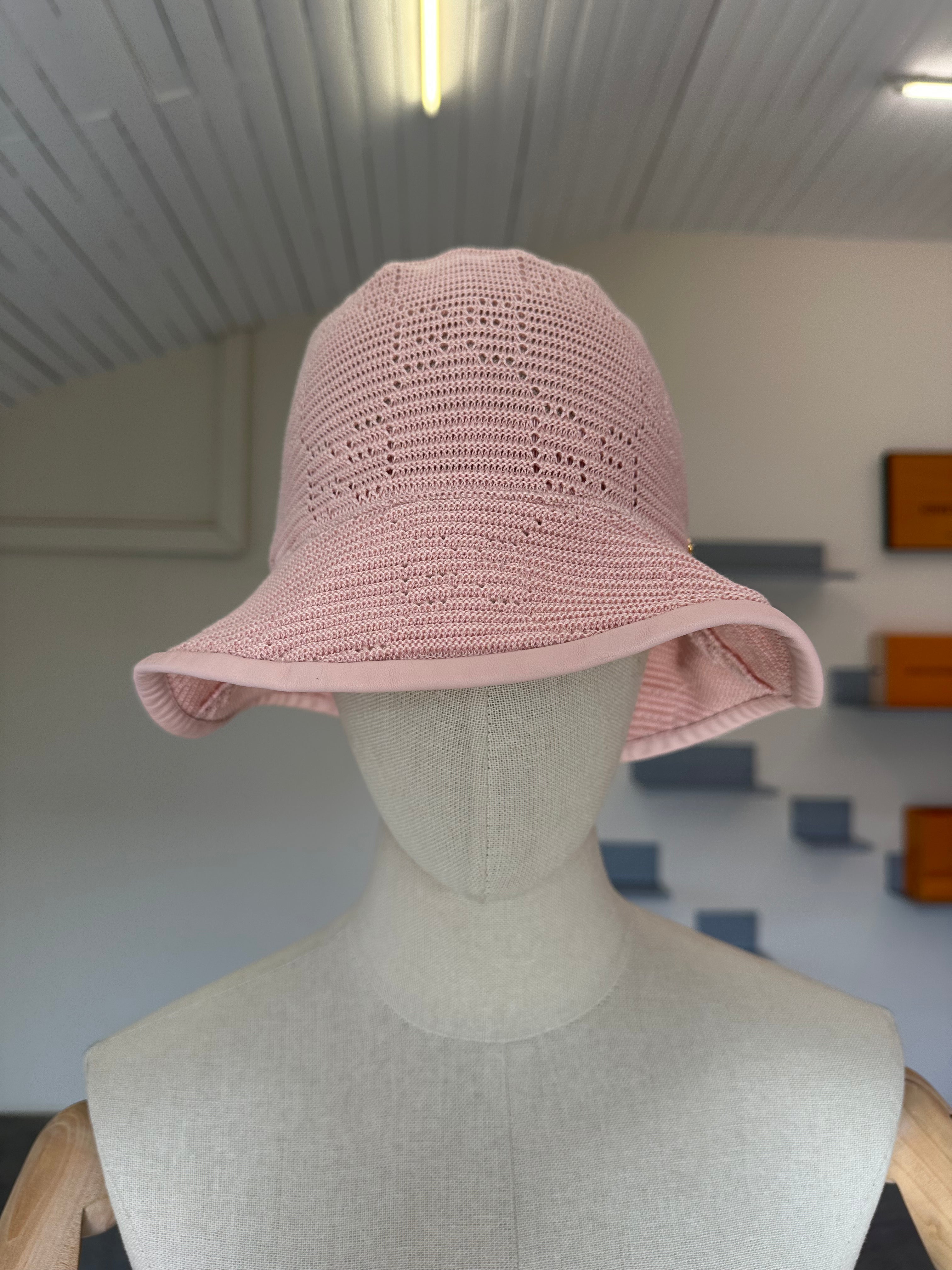 Gucci GG Malibu Crochet Bucket Hat (XS/55cm)