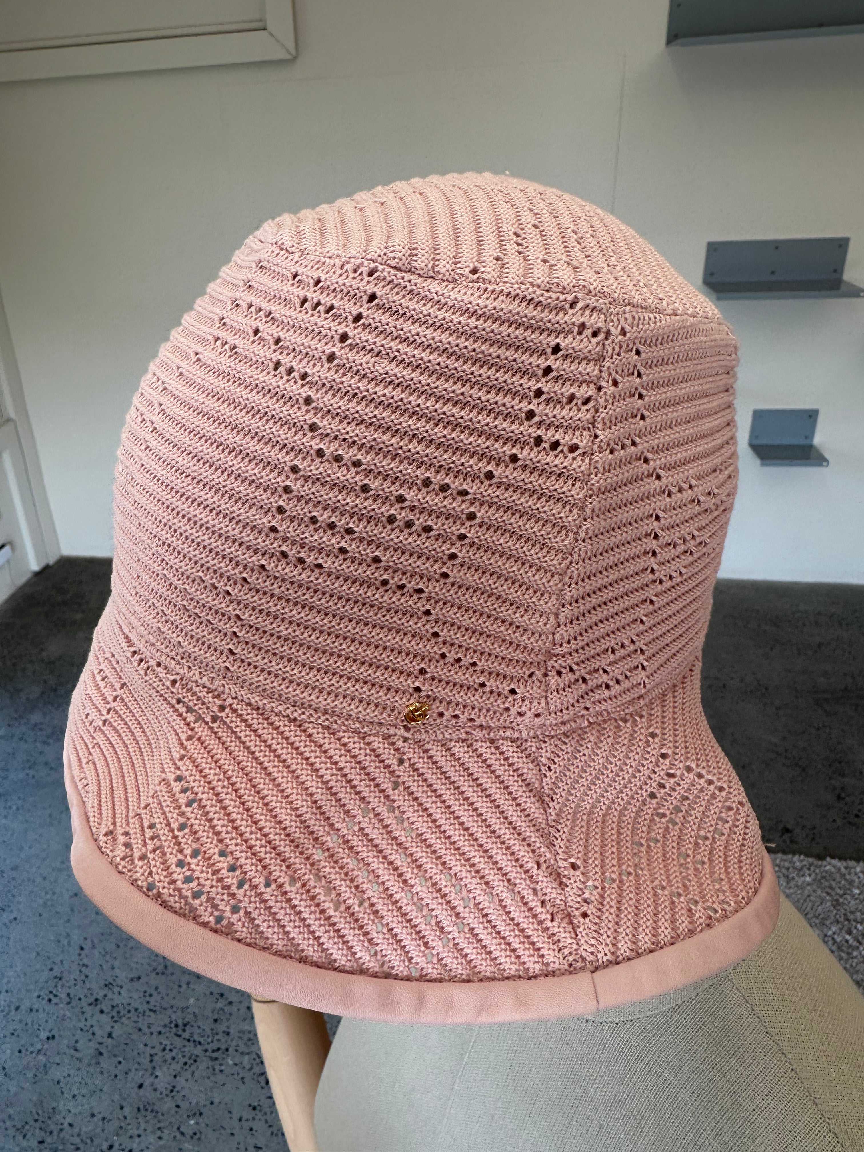 Gucci GG Malibu Crochet Bucket Hat (XS/55cm)