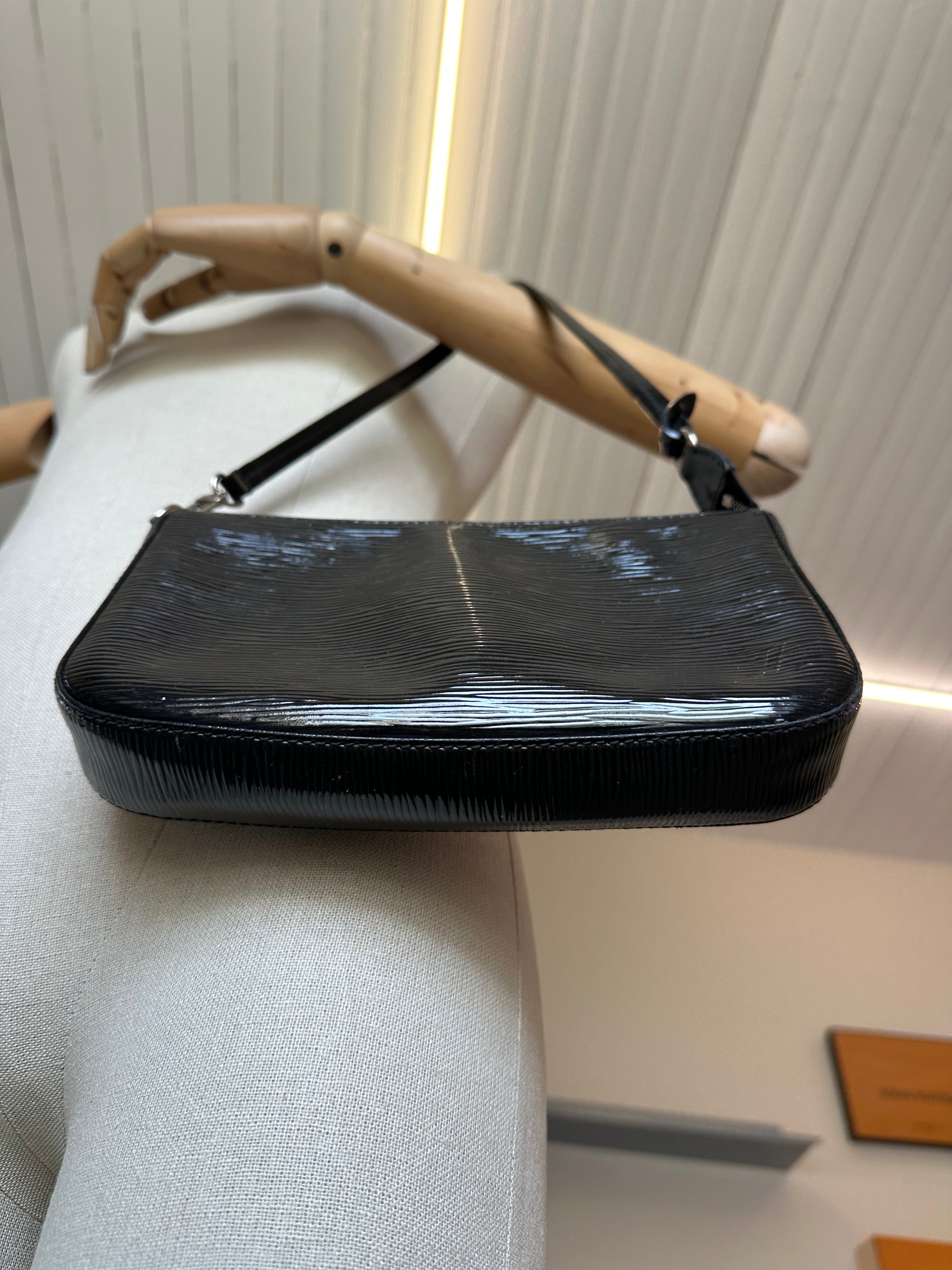 Louis Vuitton Pochette Accessoires NM