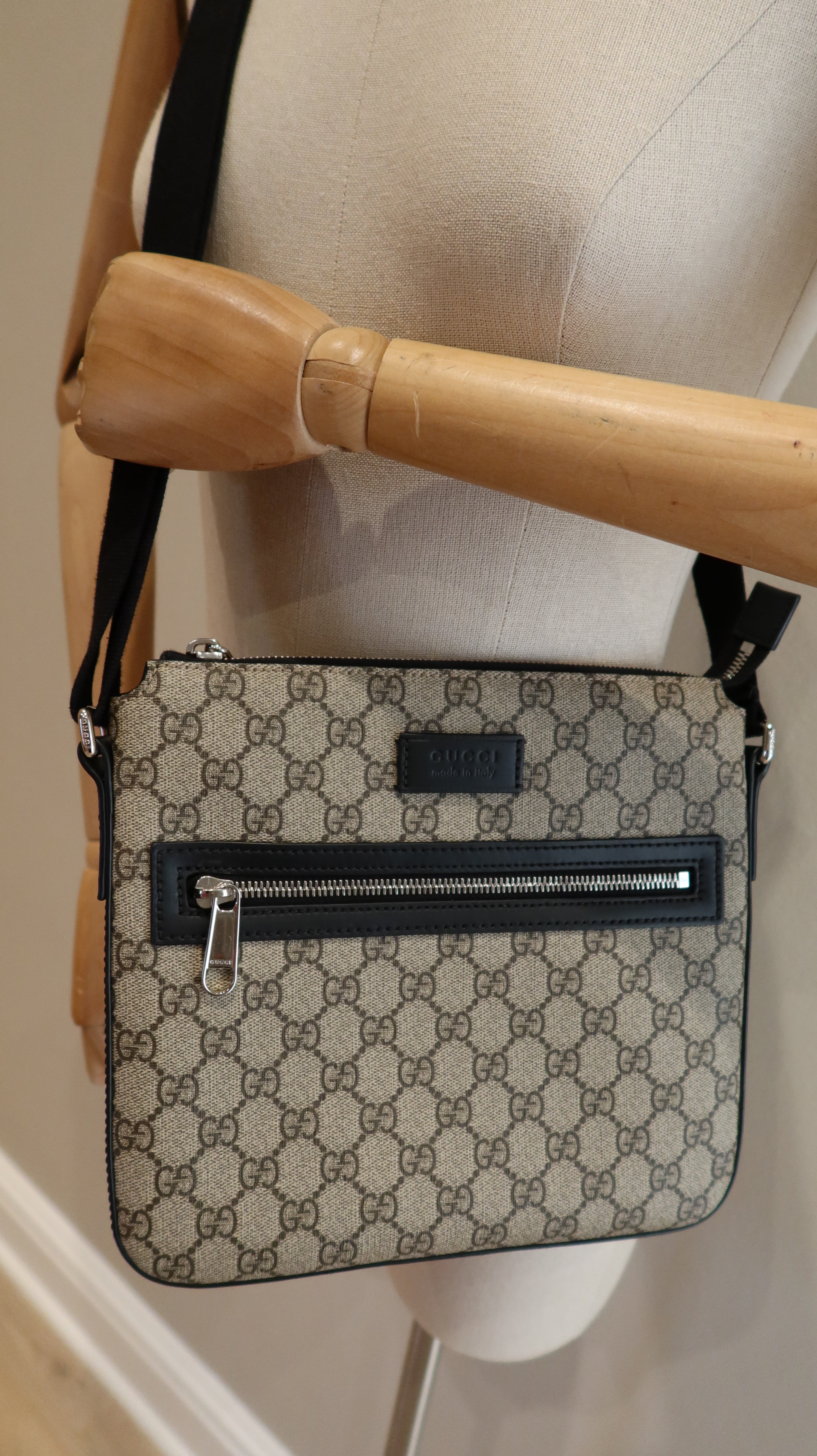 Gucci Supreme Messenger Bag
