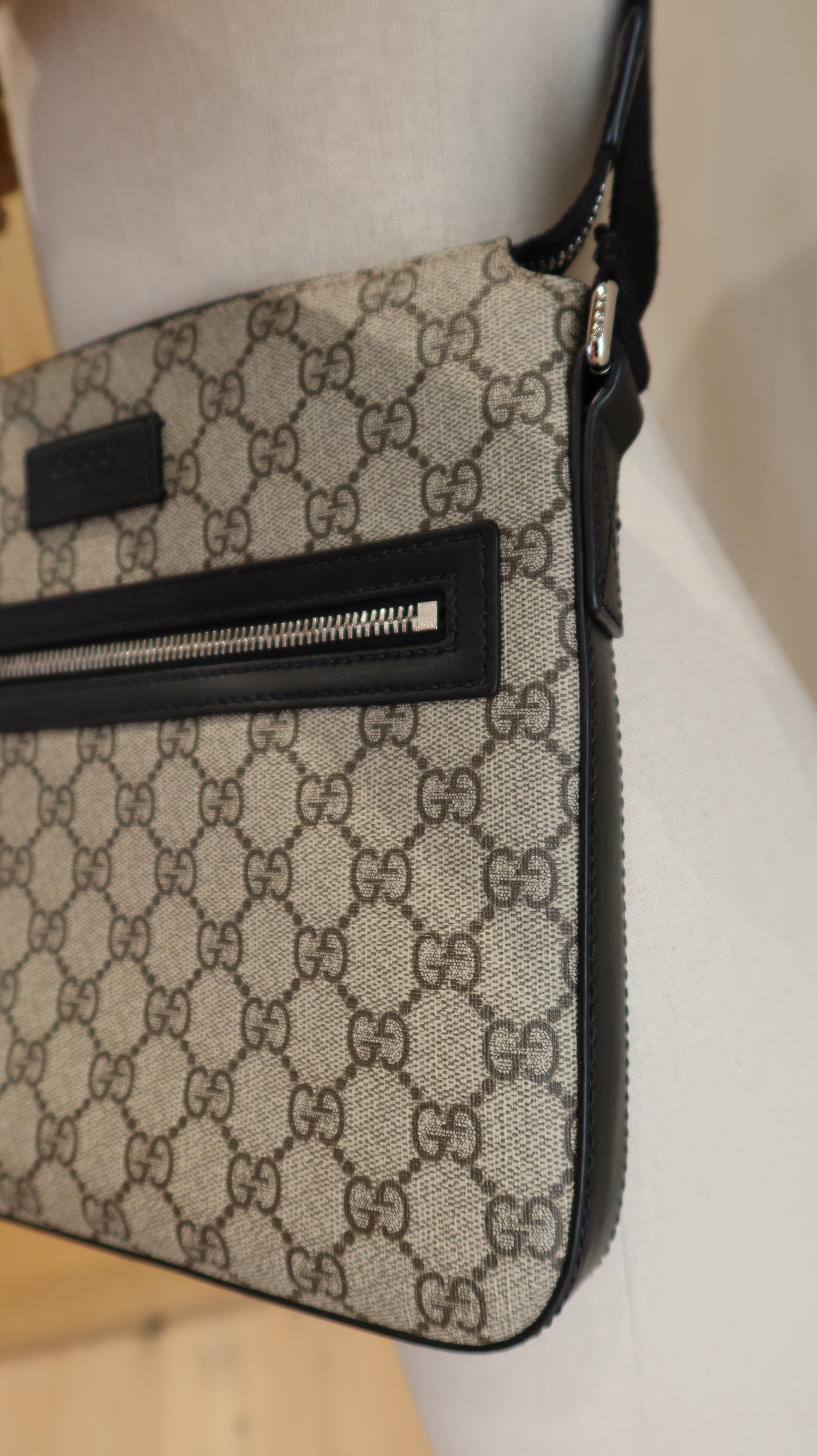 Gucci Supreme Messenger Bag