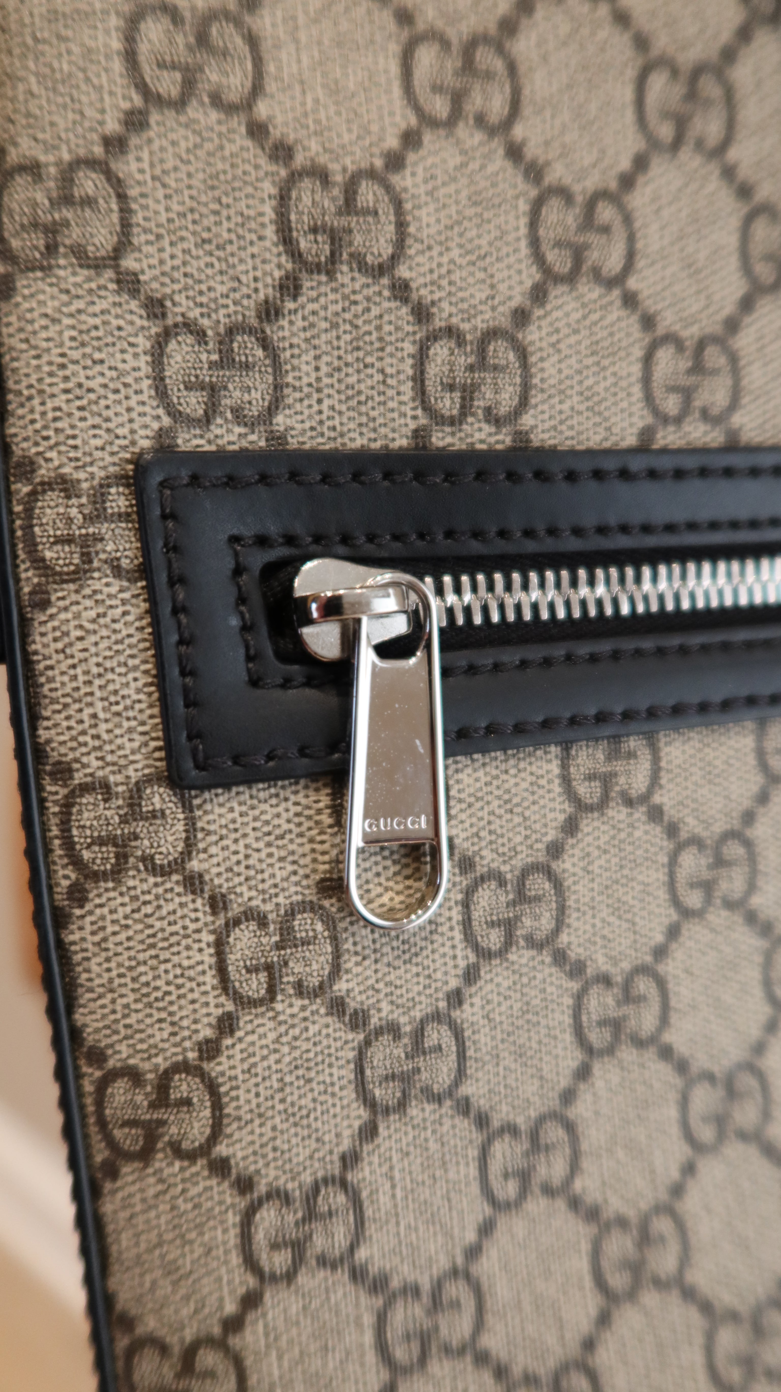 Gucci Supreme Messenger Bag