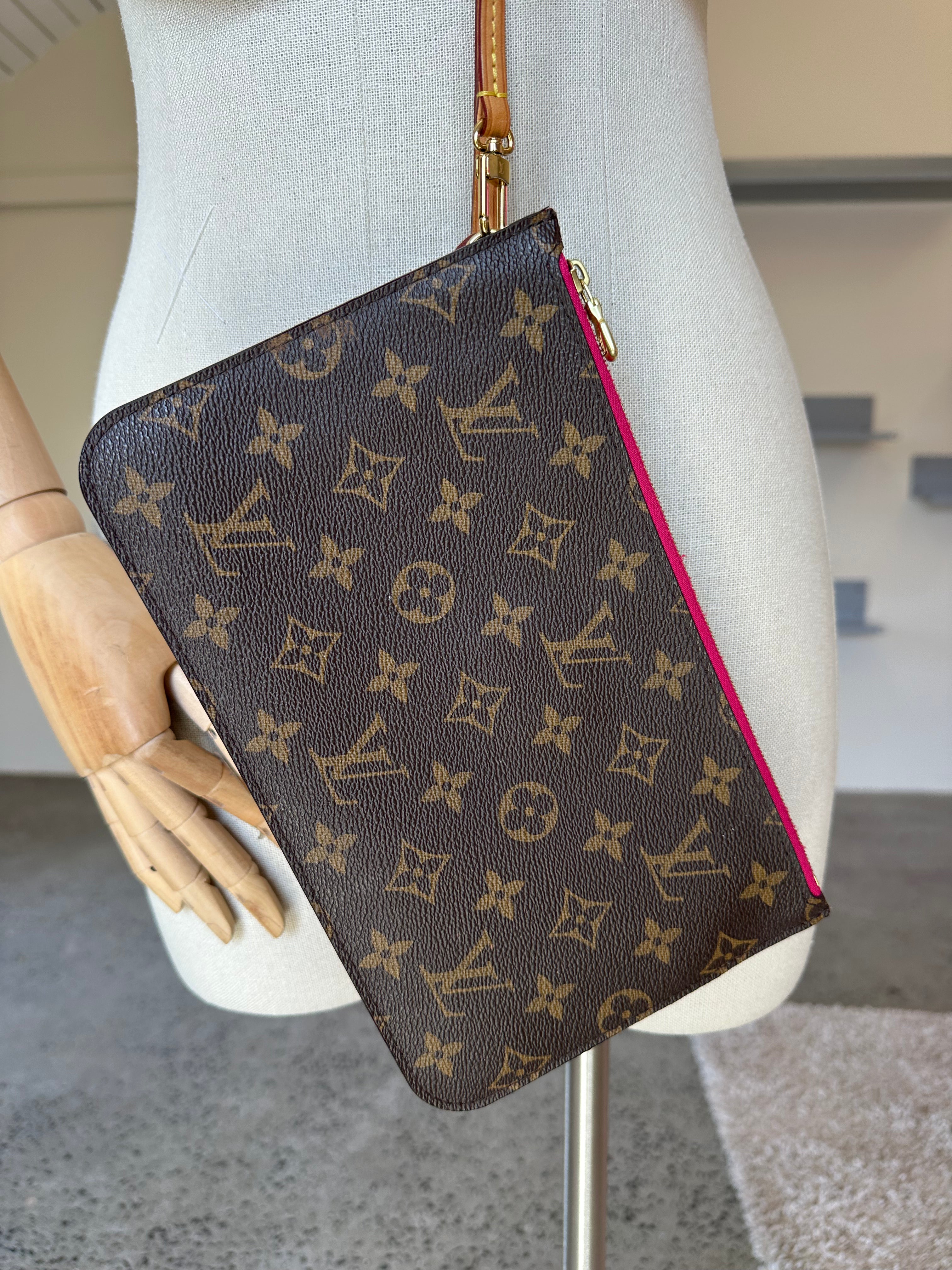 Louis Vuitton Neverfull Pochette