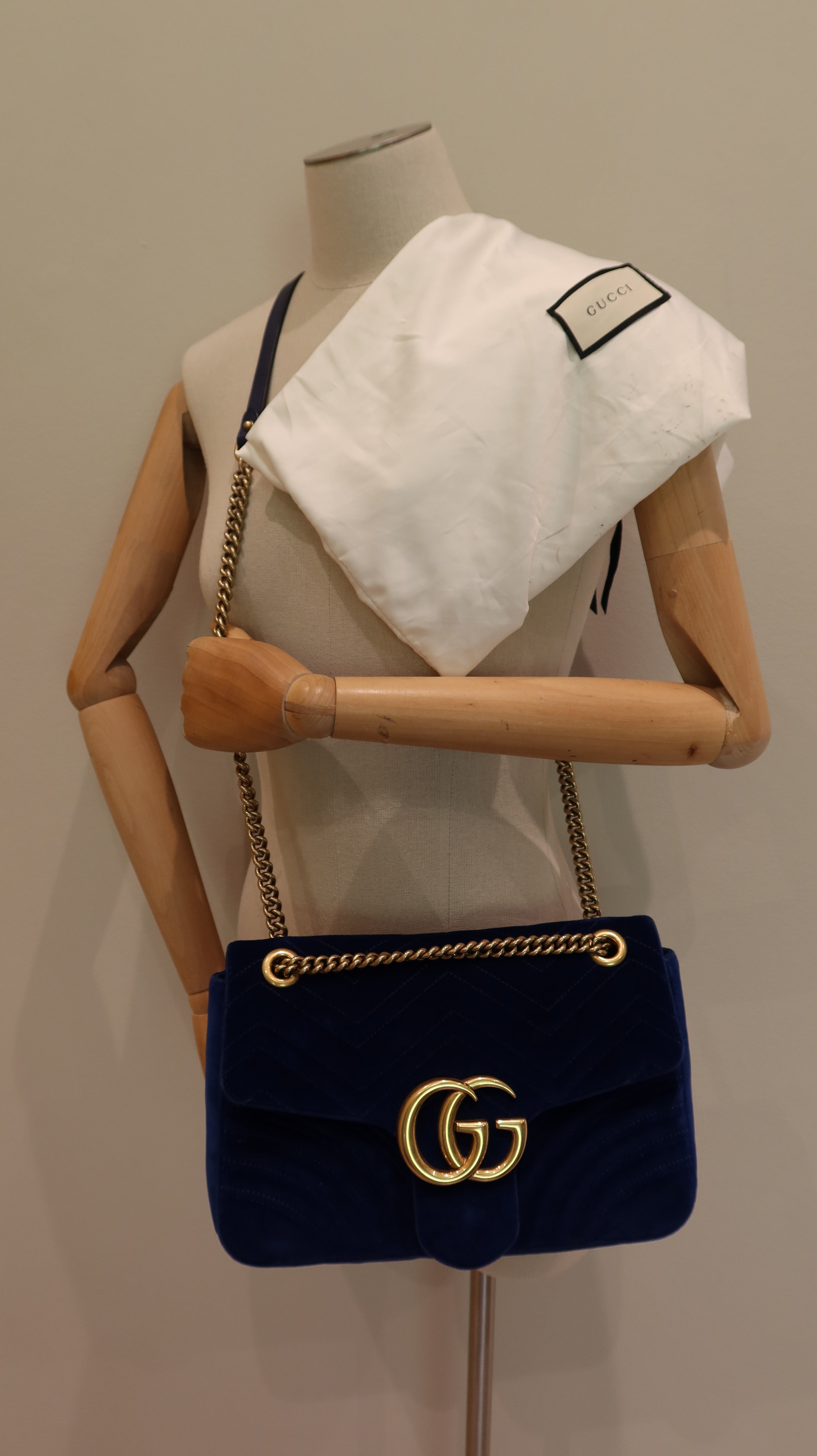 Gucci Marmont Medium Shoulder Bag