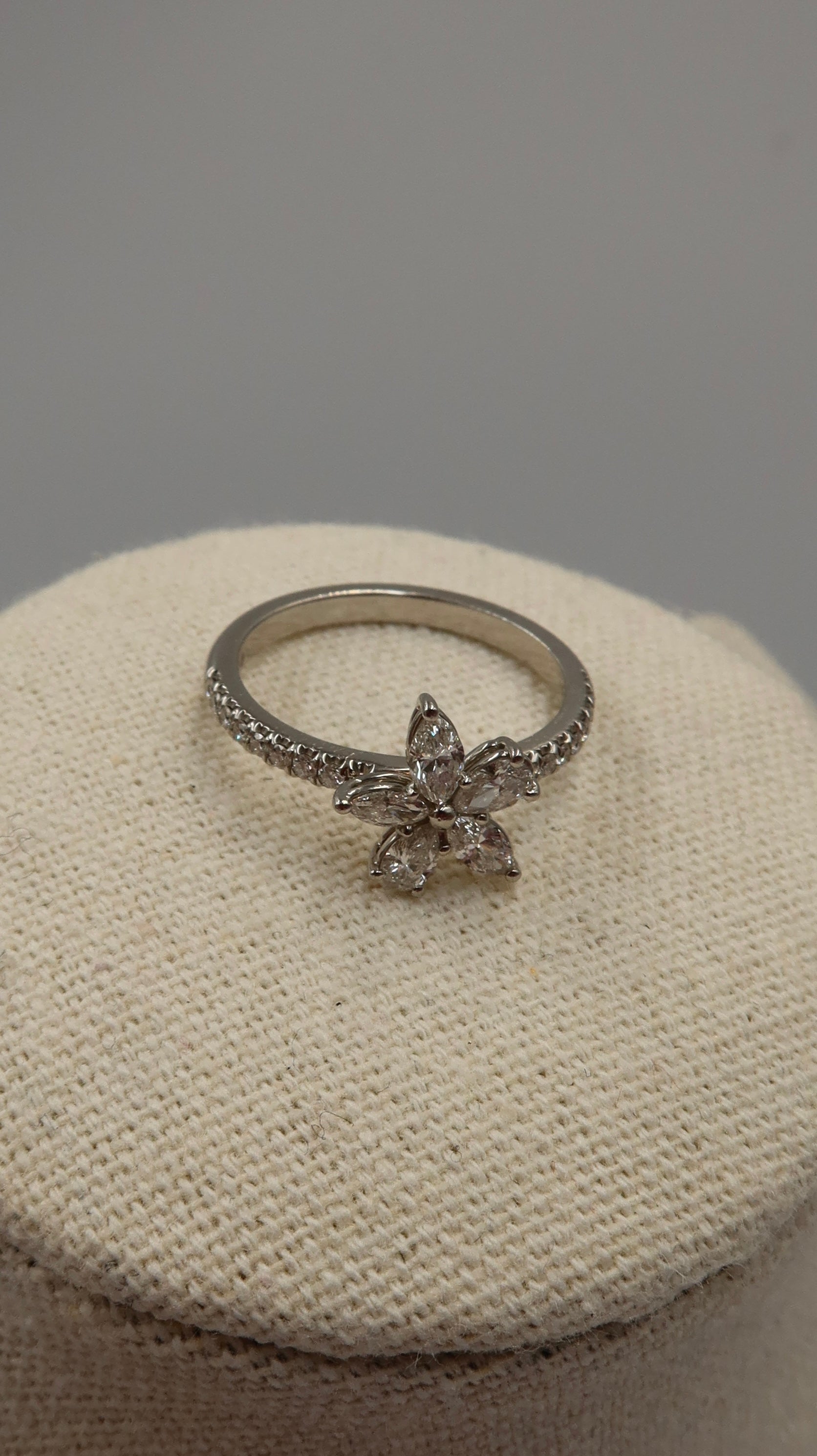 Tiffany & Co Victoria Diamond Mixed Cluster Ring (60/S)