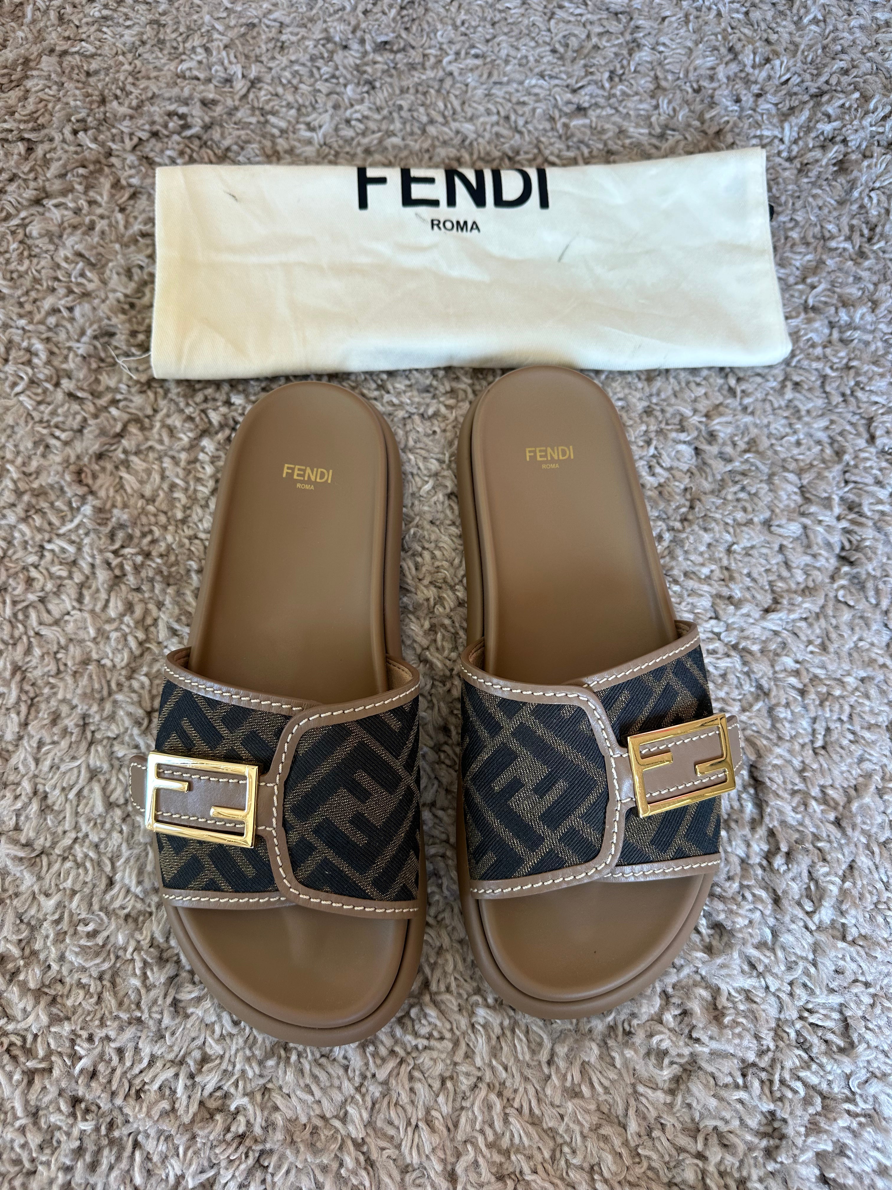 Fendi Slides (EU39)