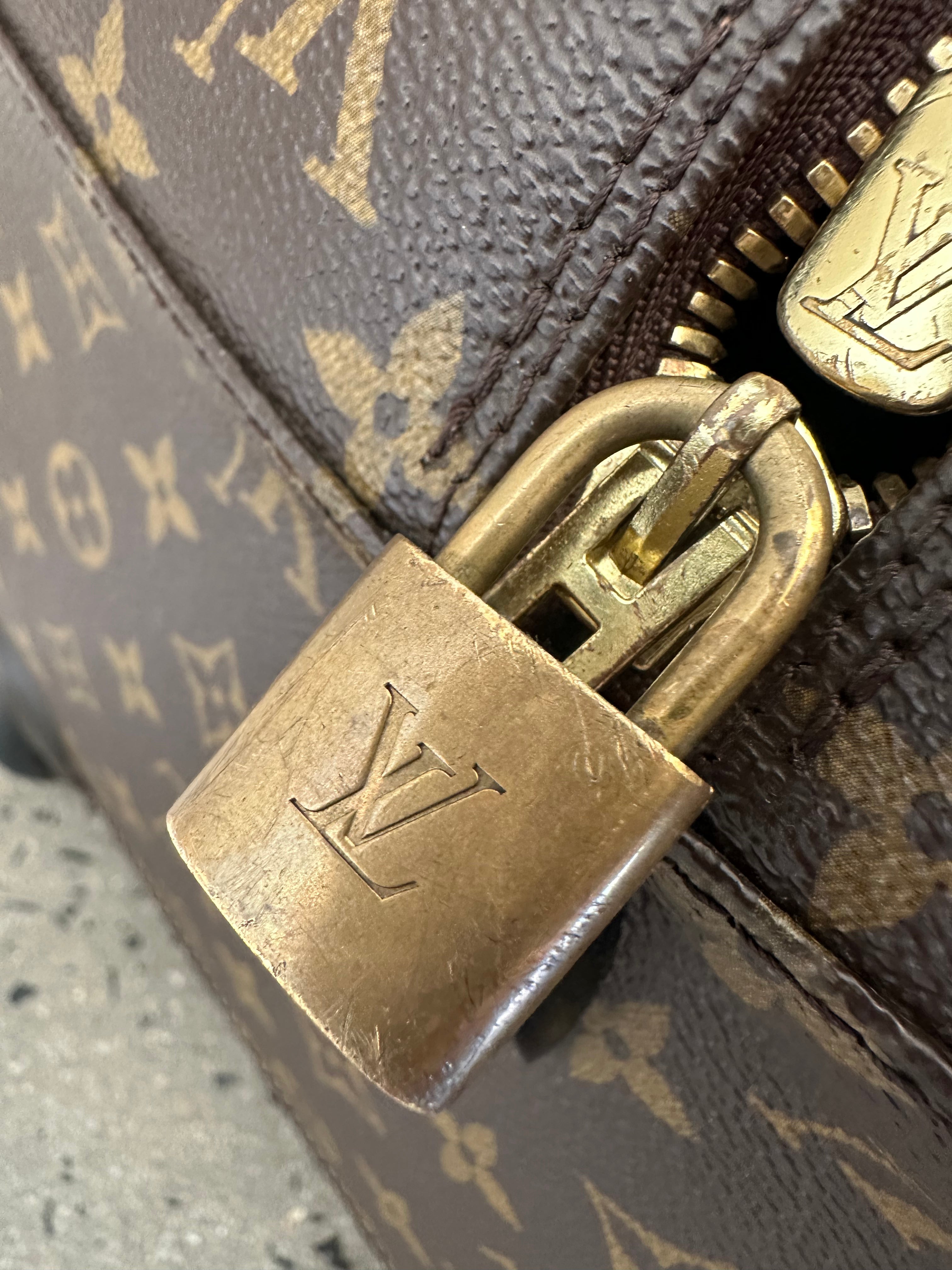 Louis Vuitton Eole 60 Rolling Luggage