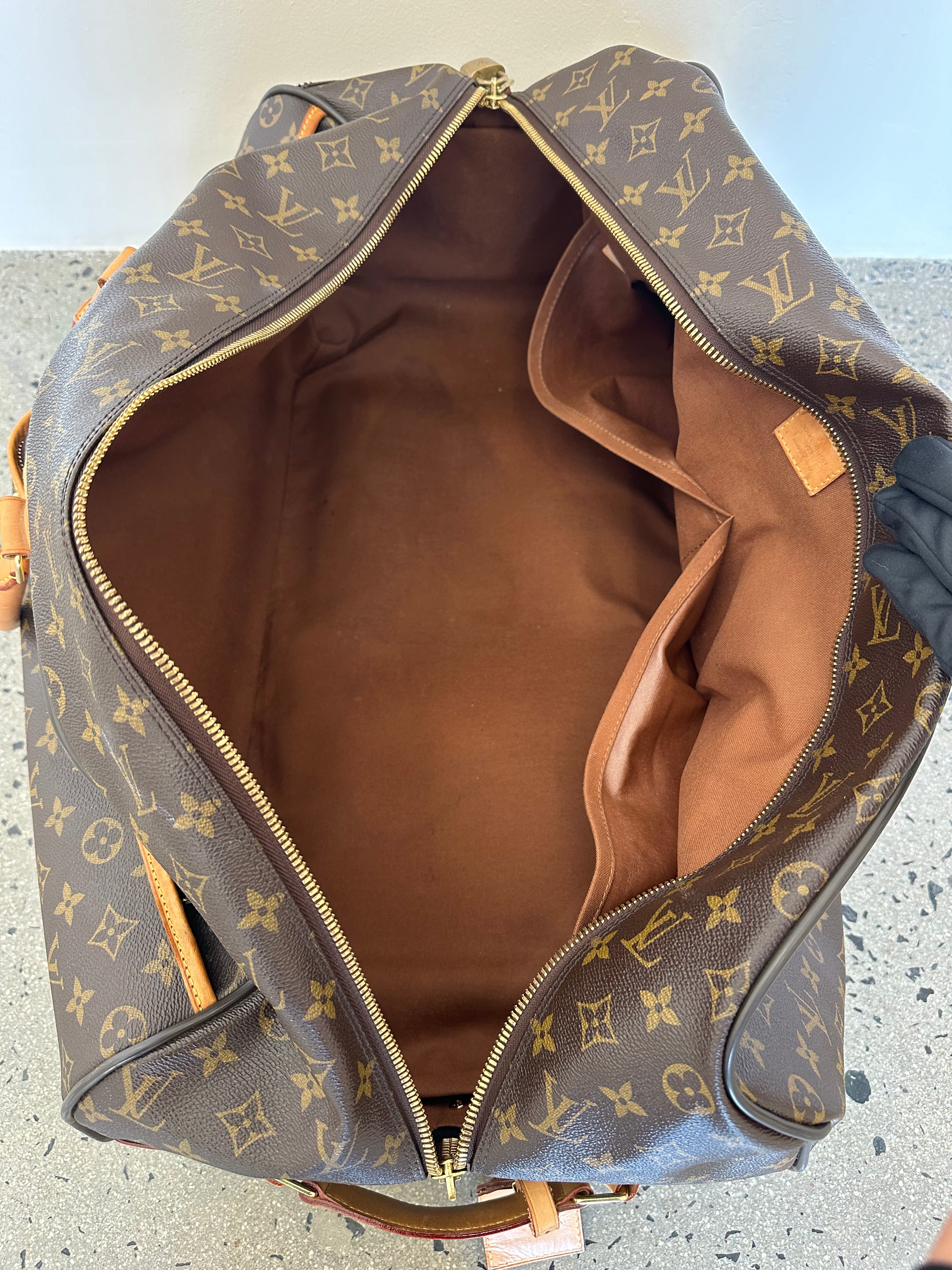 Louis Vuitton Eole 60 Rolling Luggage