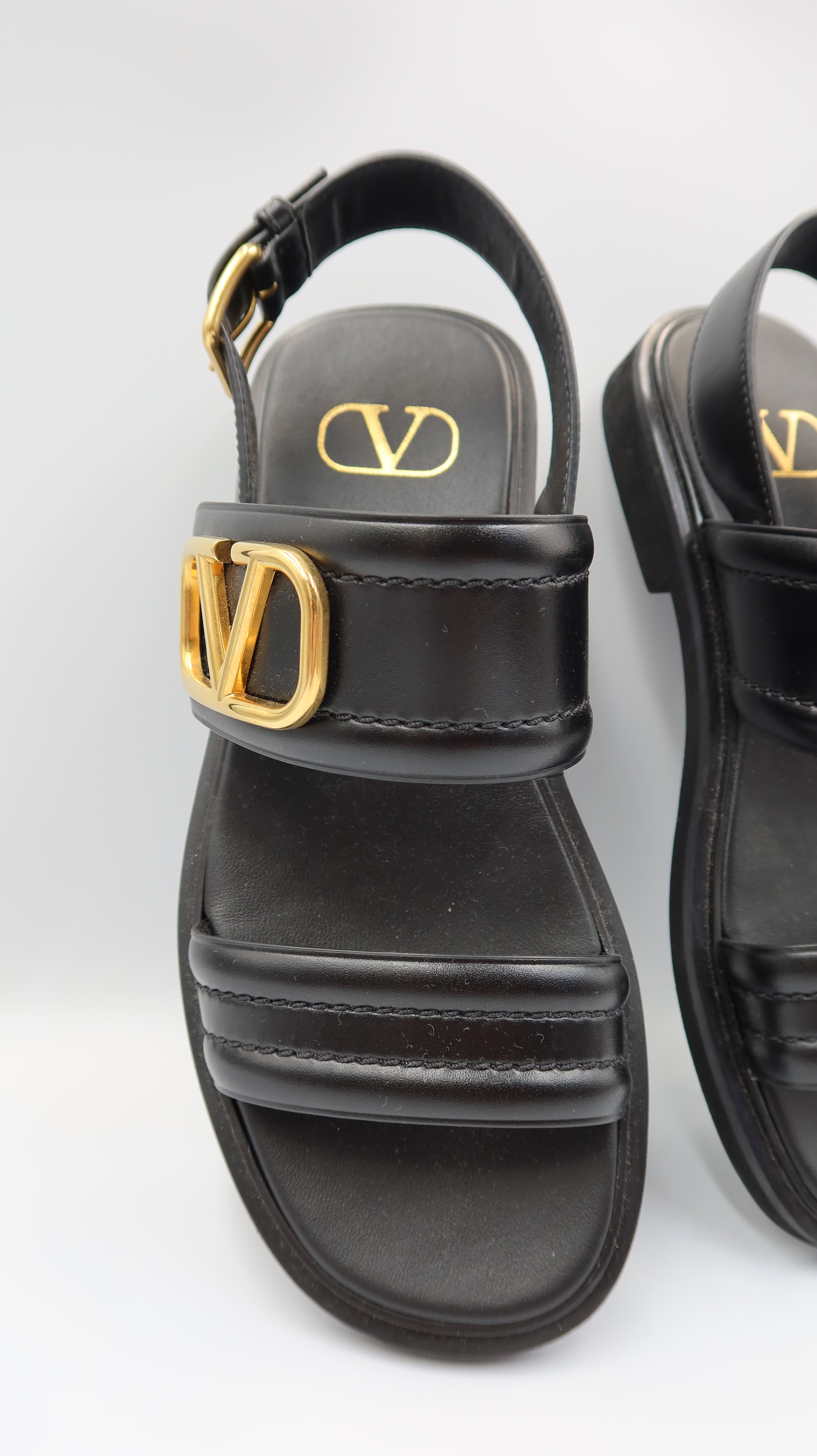 Valentino Slides (EU35)