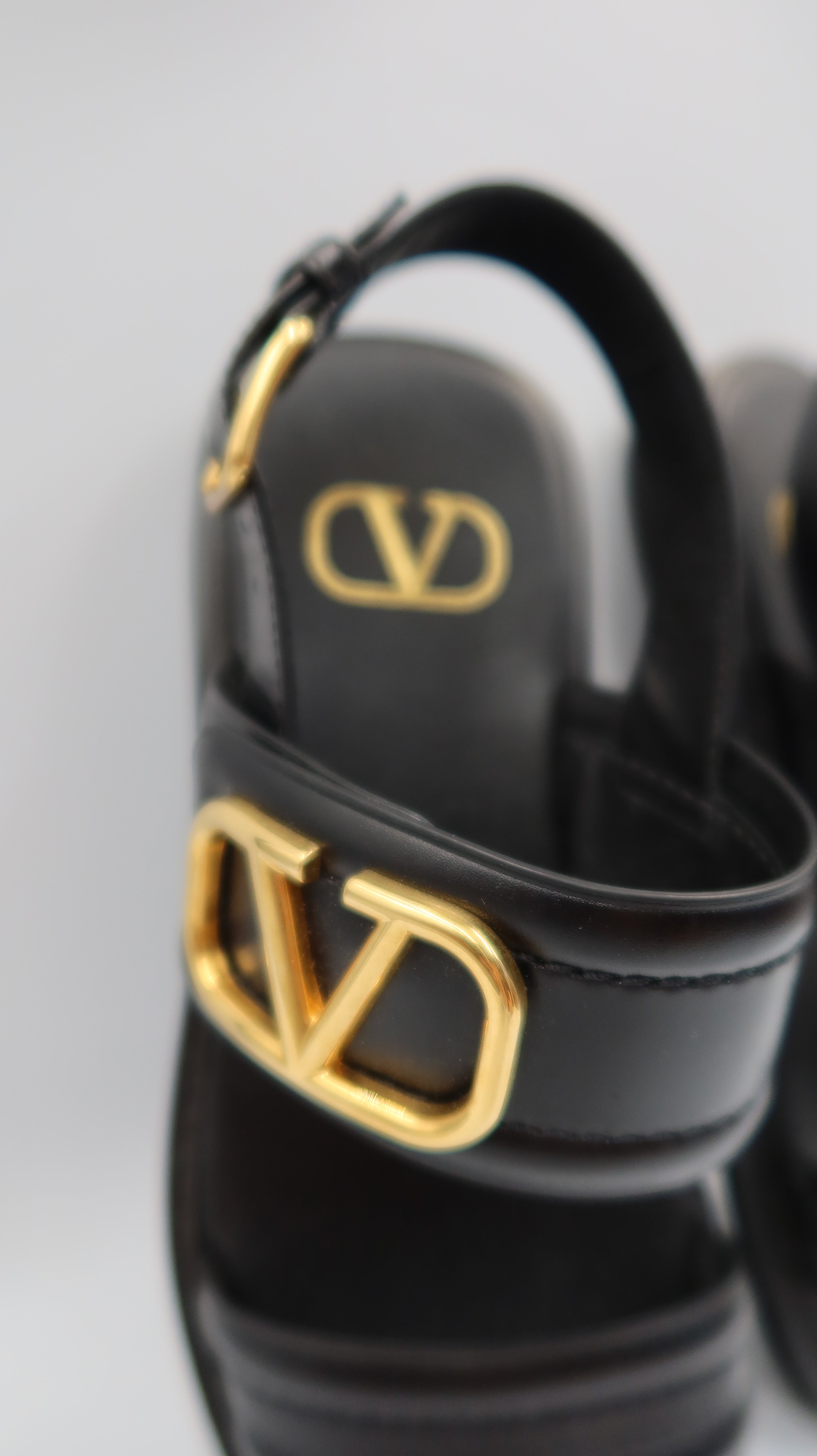 Valentino Slides (EU35)