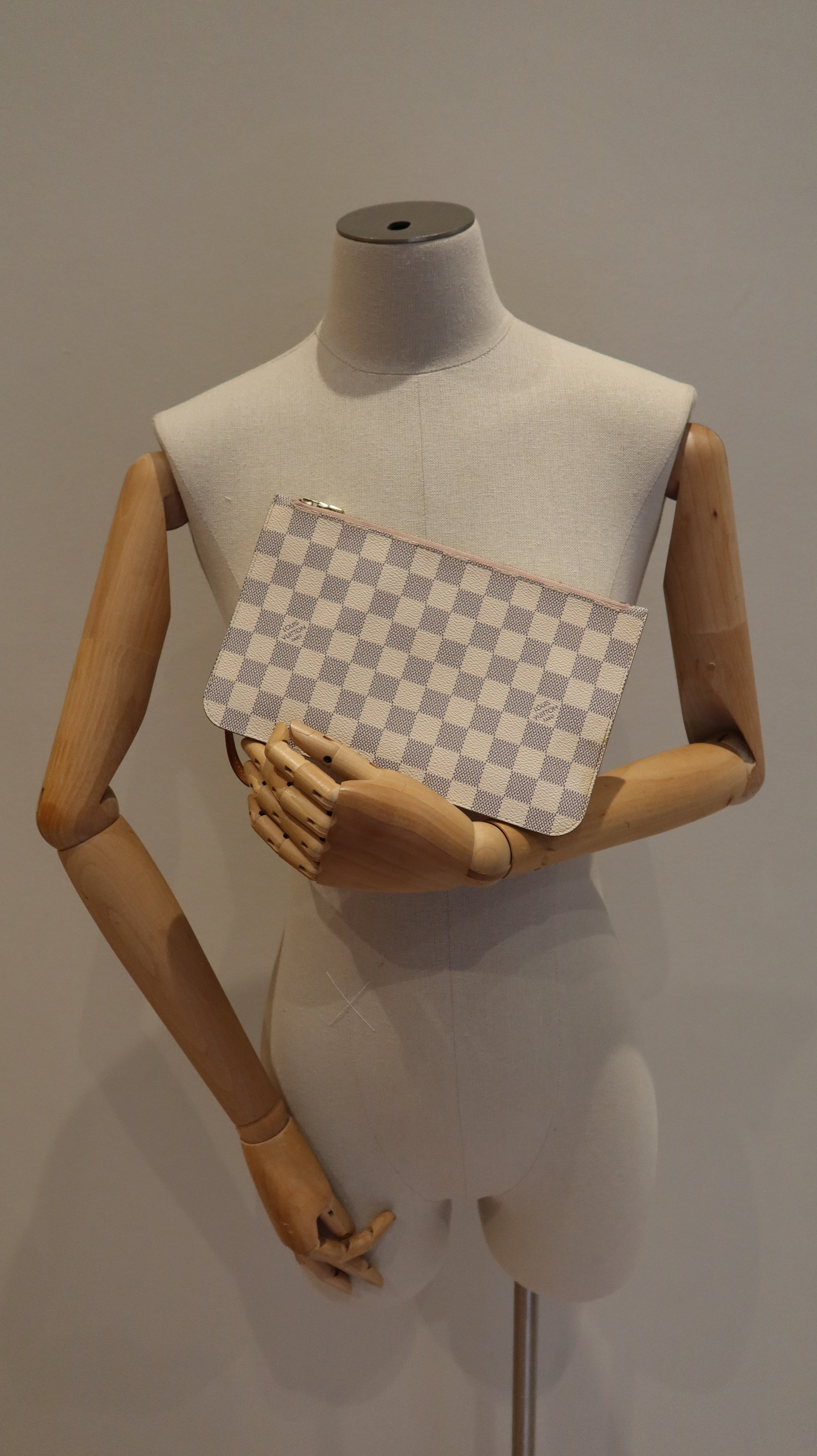 Louis Vuitton Neverfull Pochette