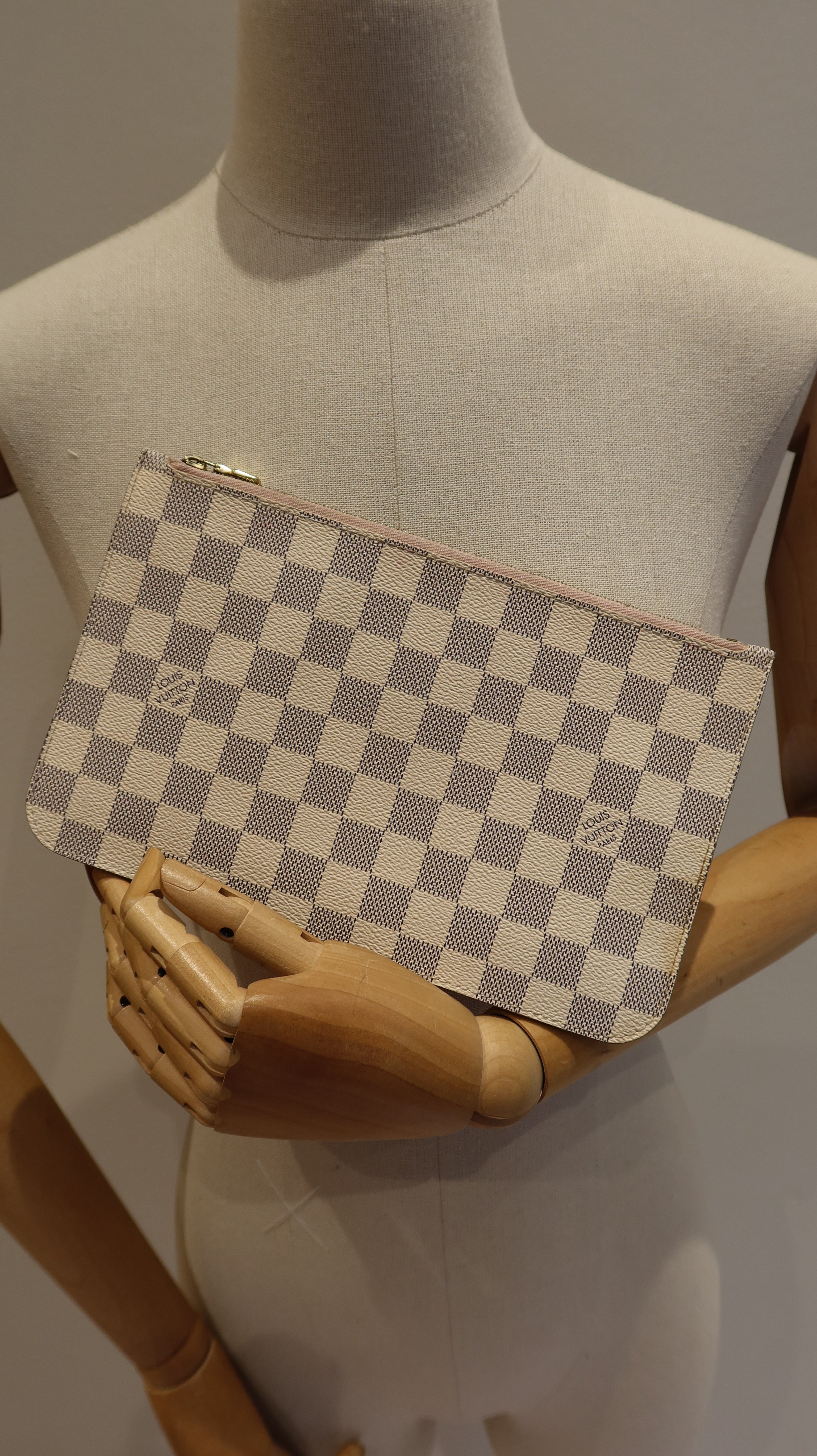 Louis Vuitton Neverfull Pochette