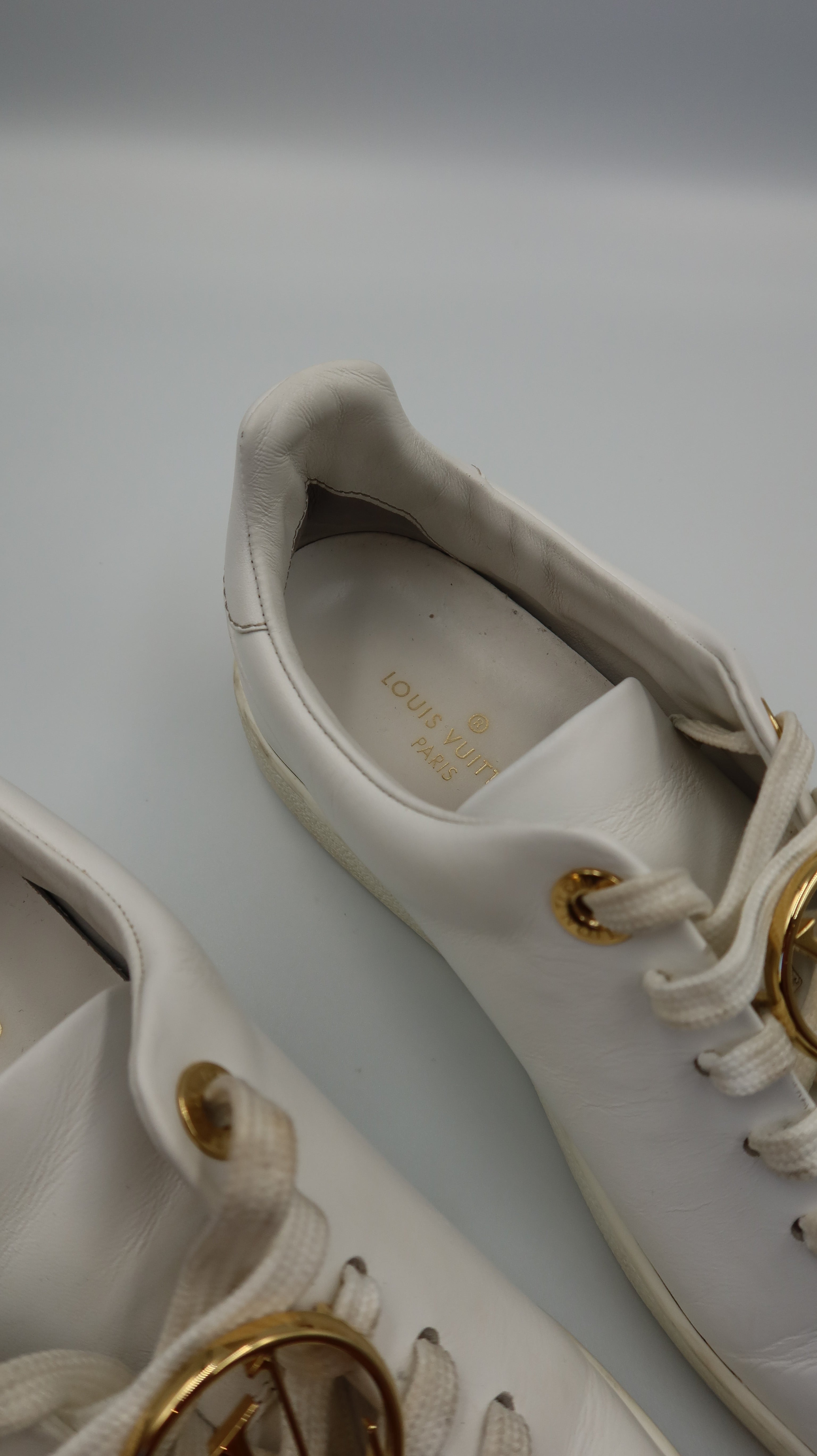 Louis Vuitton Sneakers (EU35)