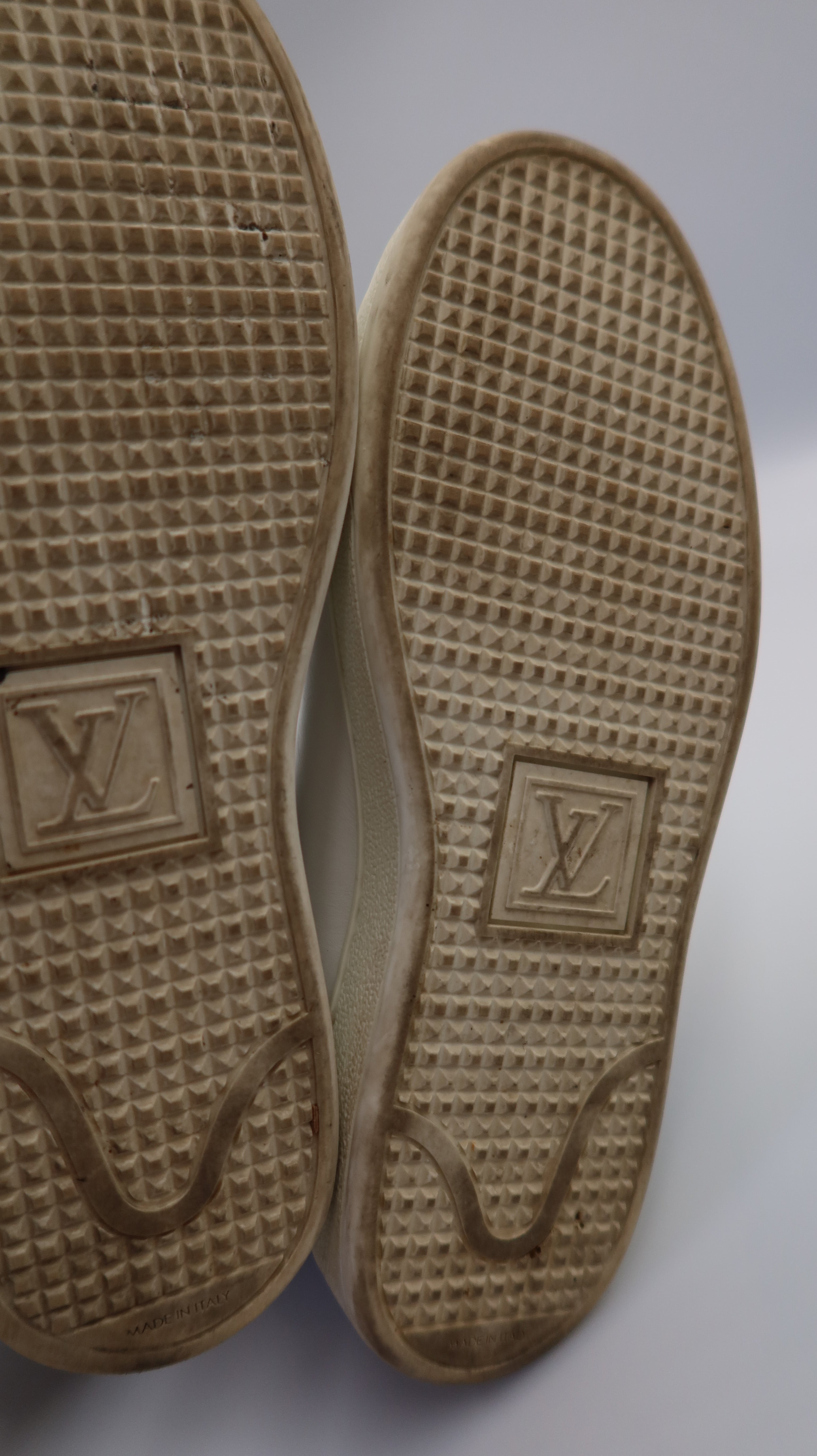 Louis Vuitton Sneakers (EU35)