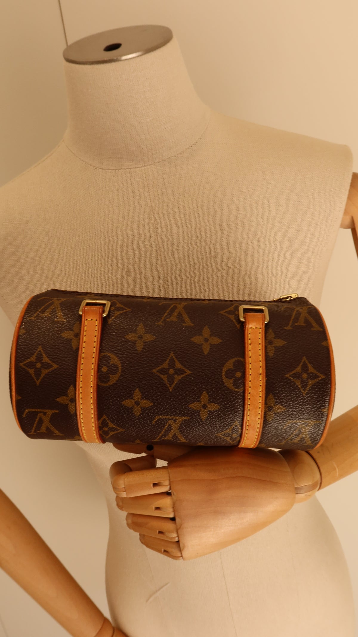 Louis Vuitton Papillon 19