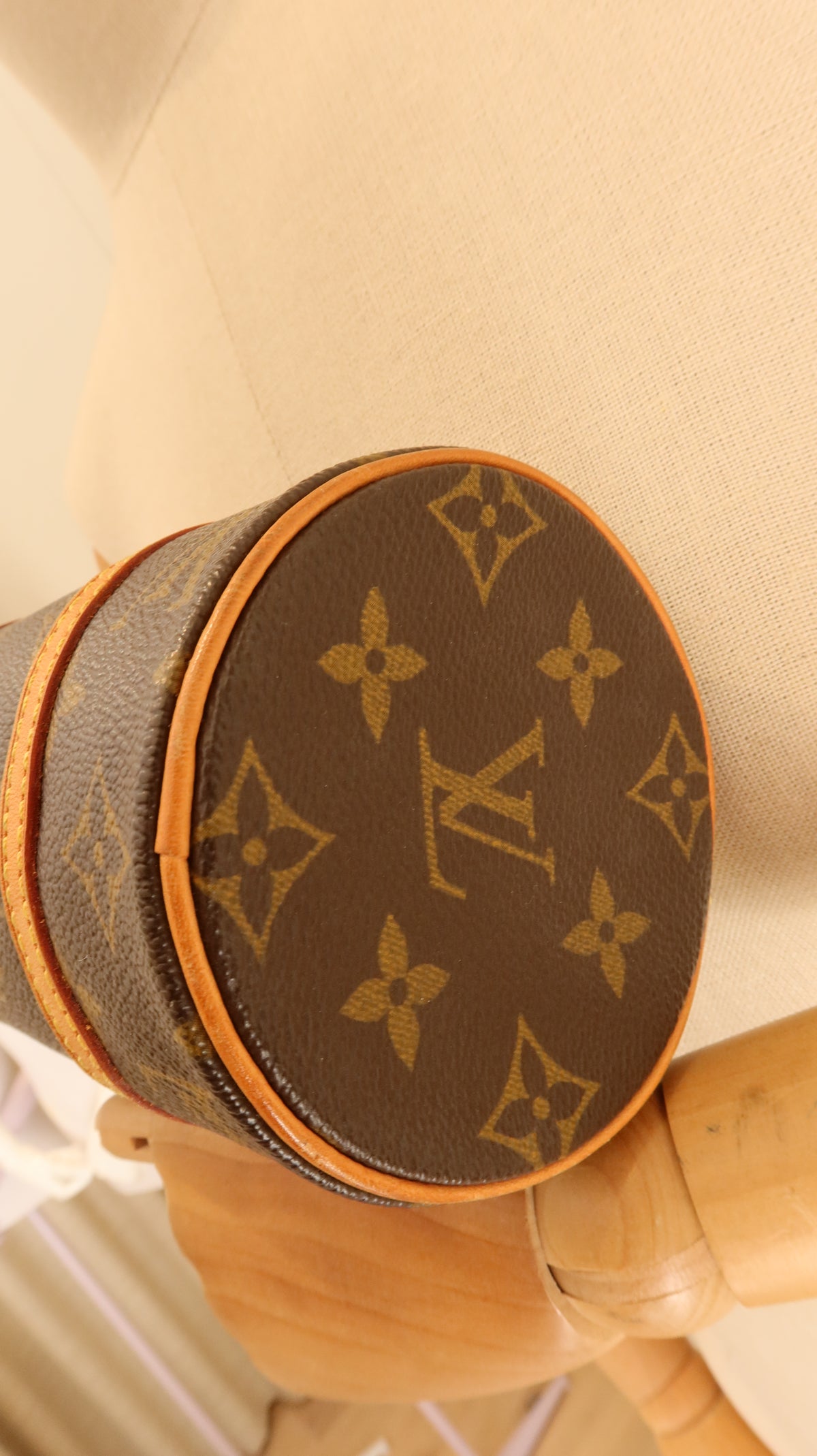 Louis Vuitton Papillon 19