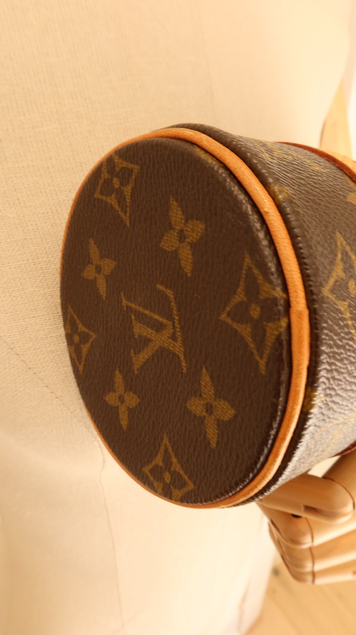 Louis Vuitton Papillon 19