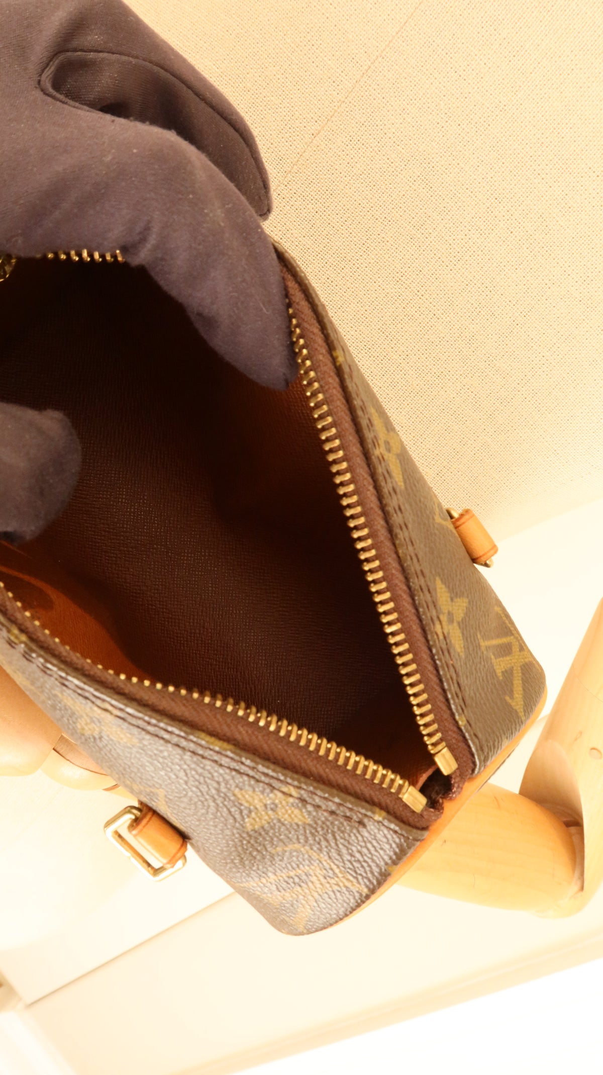 Louis Vuitton Papillon 19