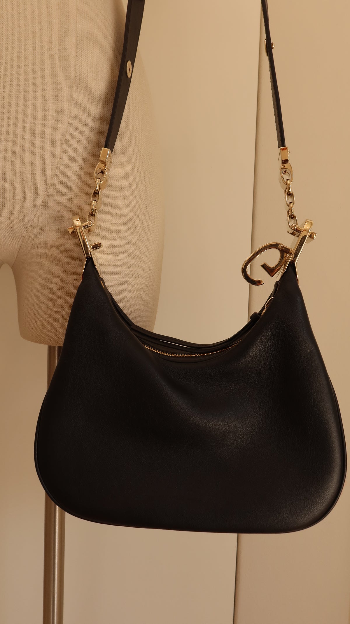 Gucci Attache Shoulder Bag