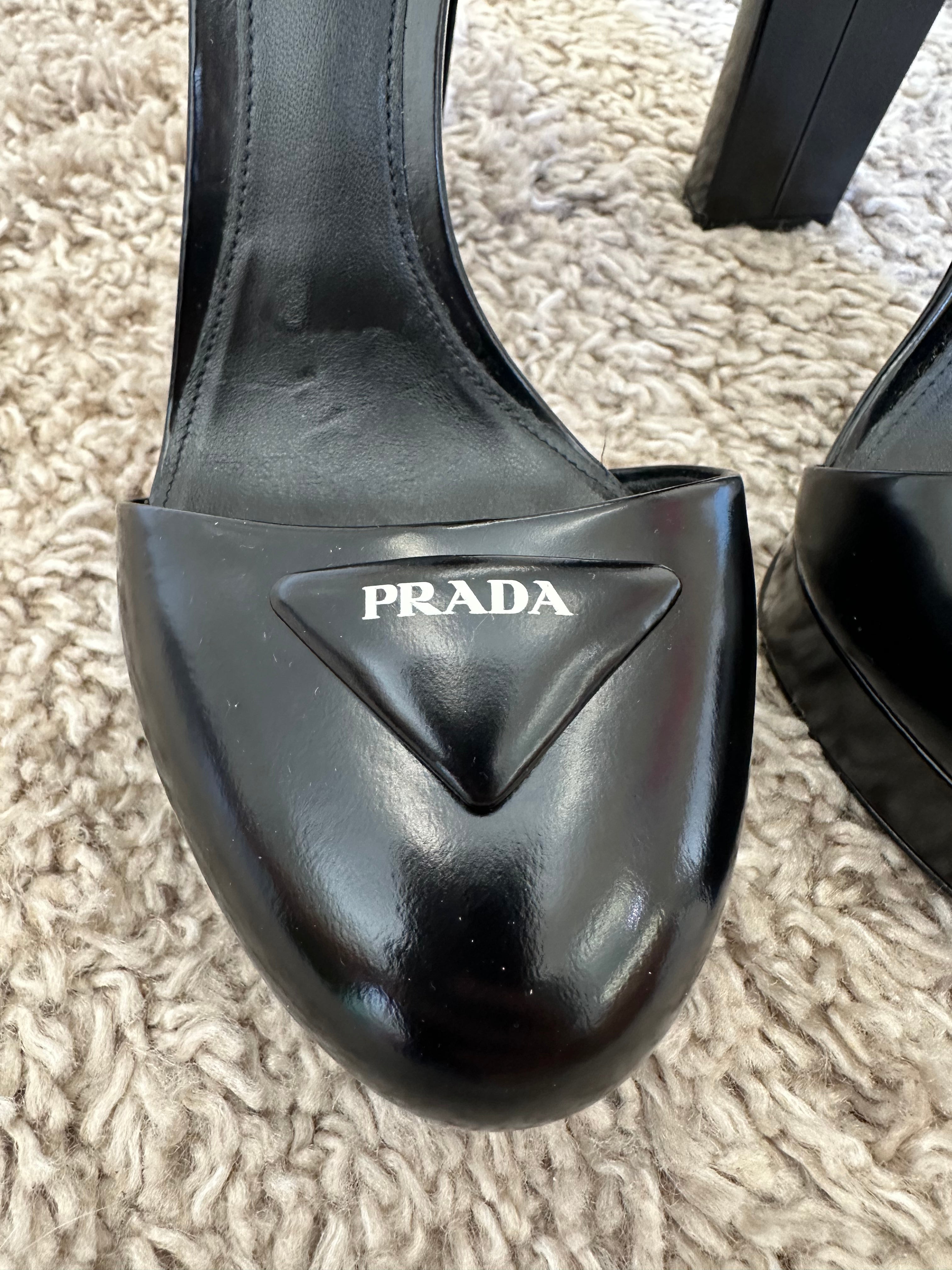 Prada Platfrom Pumps (EU38.5)