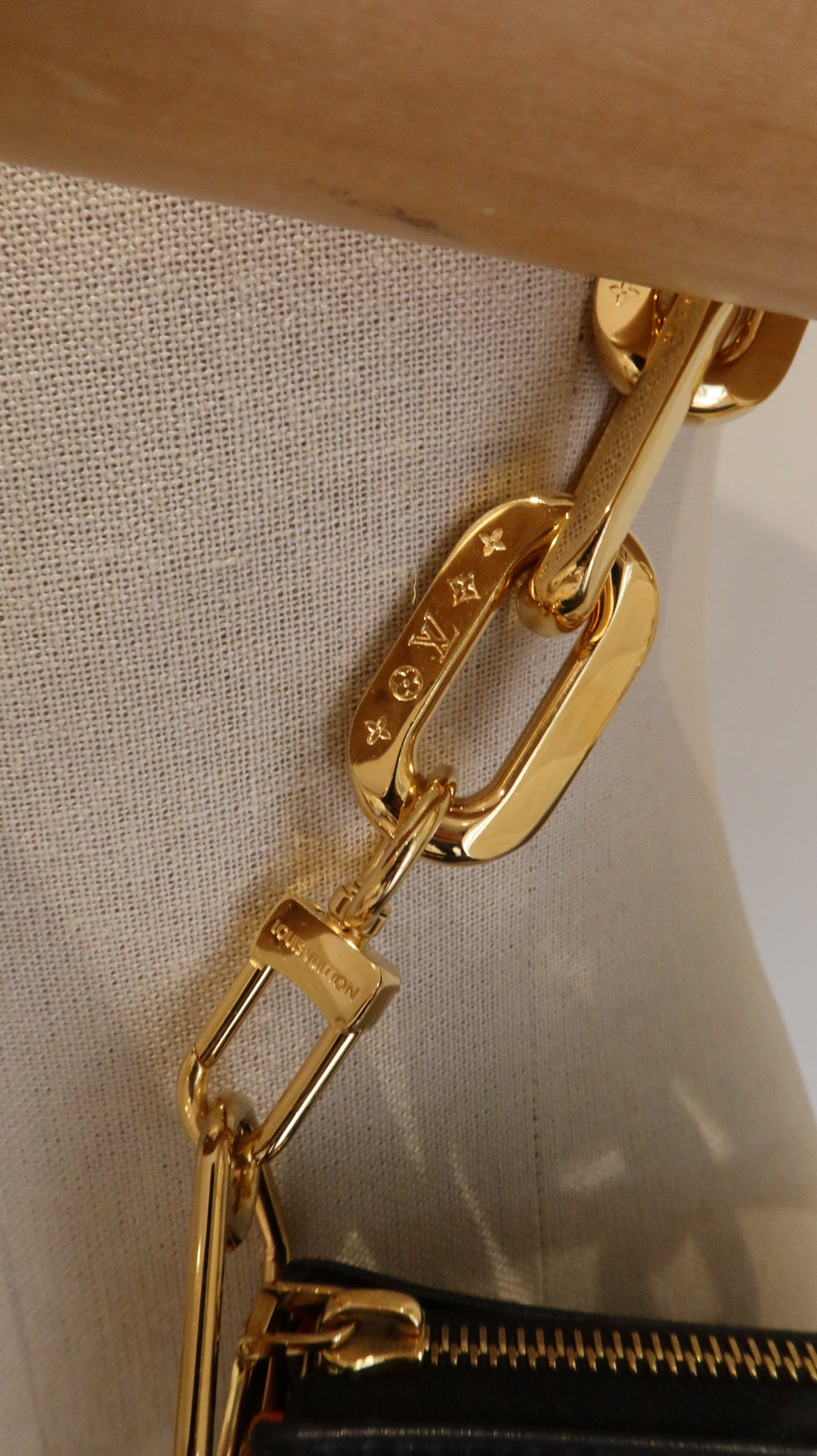 Louis Vuitton Coussin BB