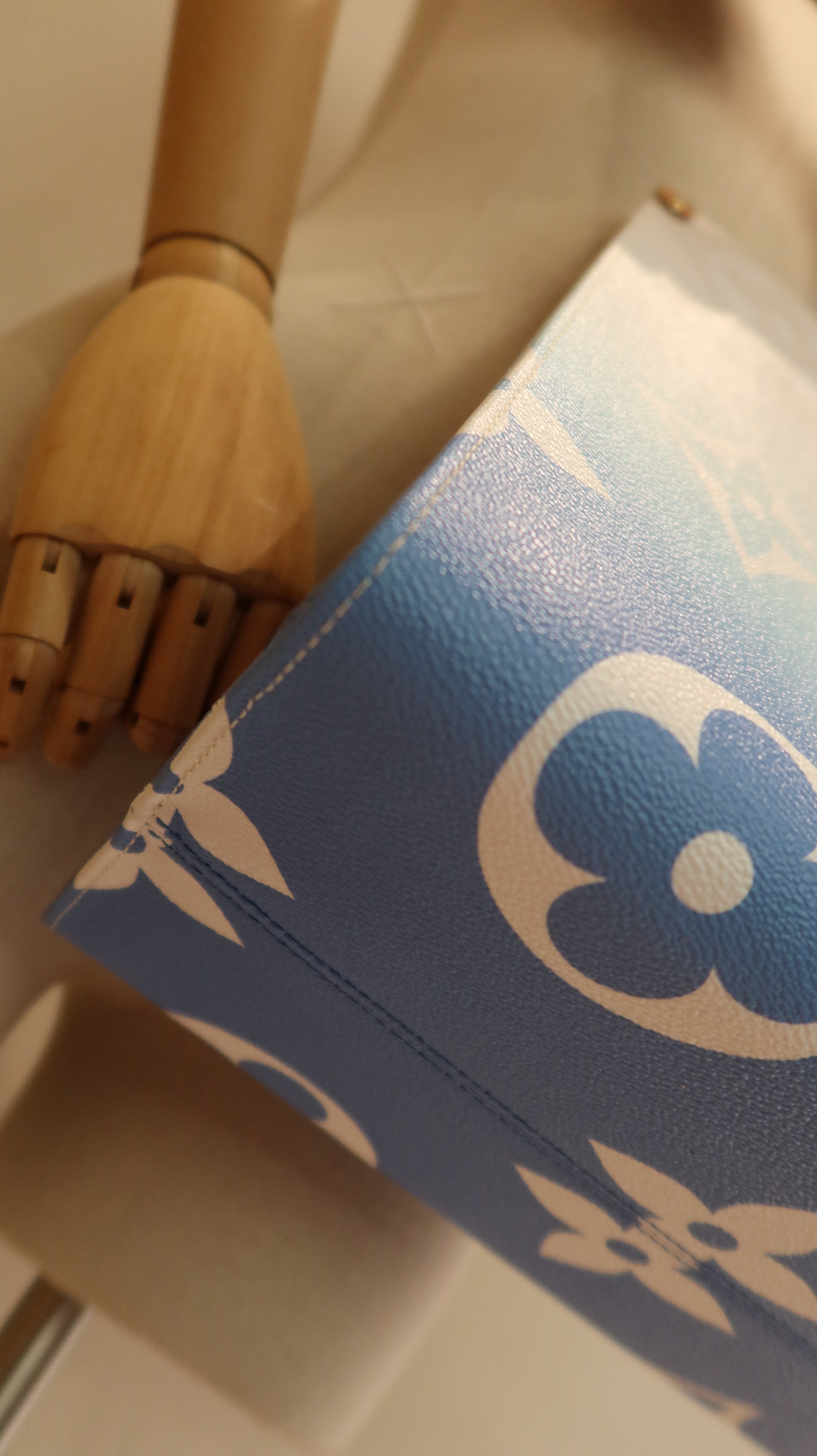 Louis Vuitton By The Pool ONTHEGO GM *Limited Edition*