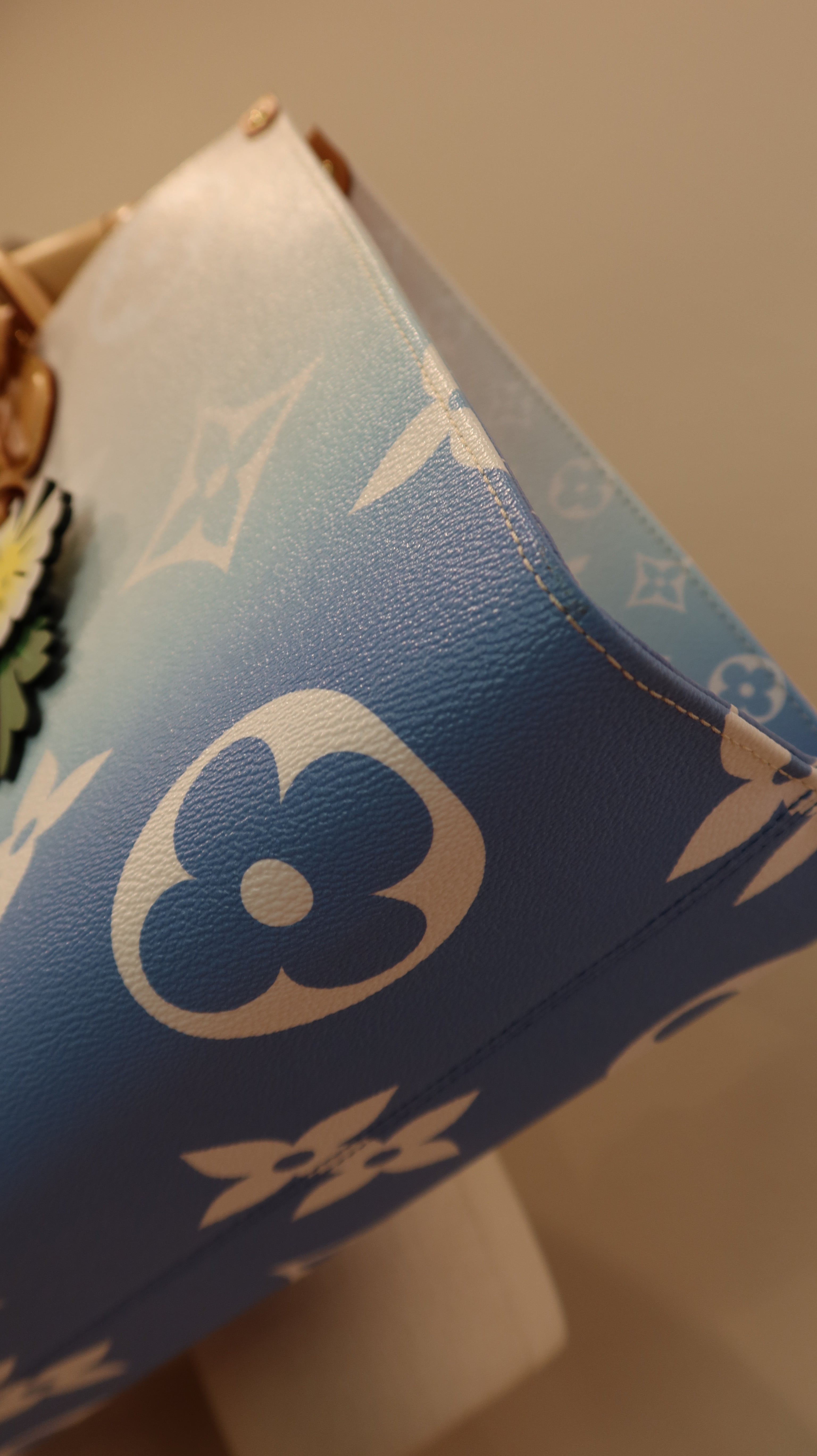 Louis Vuitton By The Pool ONTHEGO GM *Limited Edition*