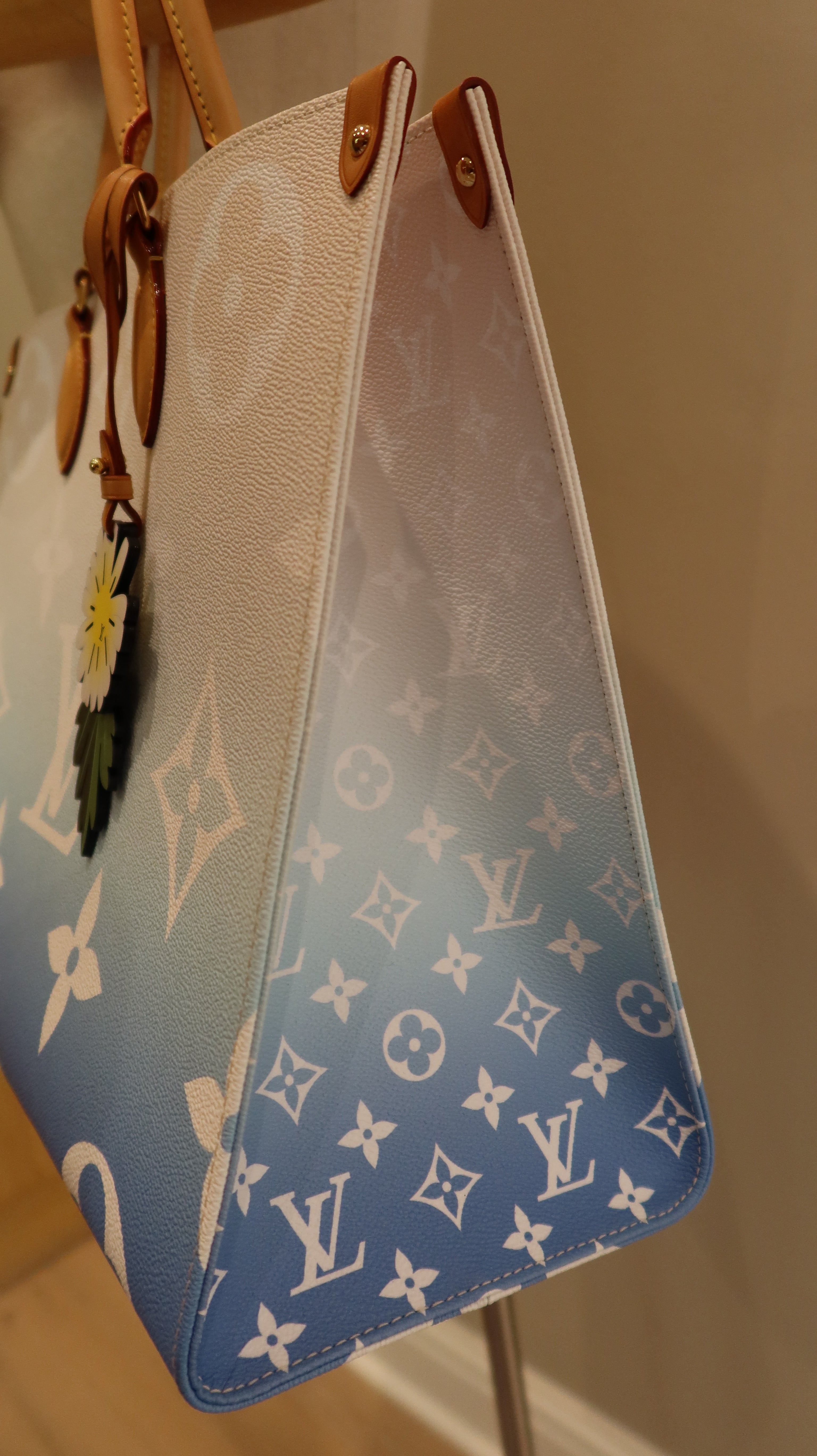 Louis Vuitton By The Pool ONTHEGO GM *Limited Edition*