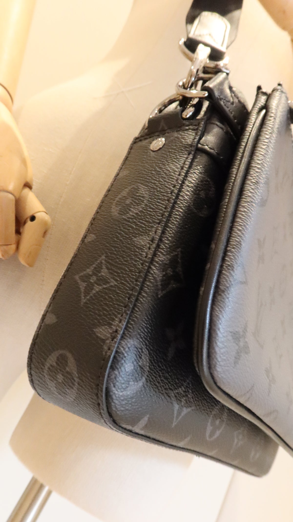 Louis Vuitton Trio Messenger Bag
